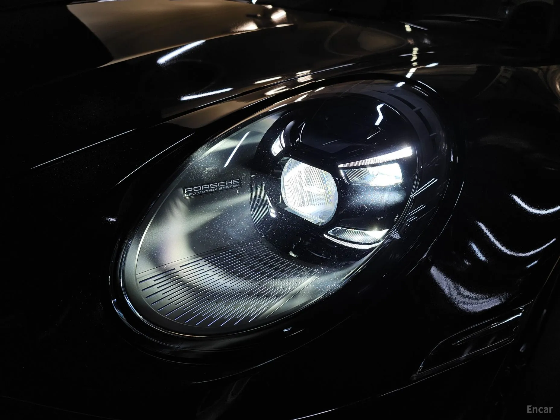 Porsche 911 (992) превью 8