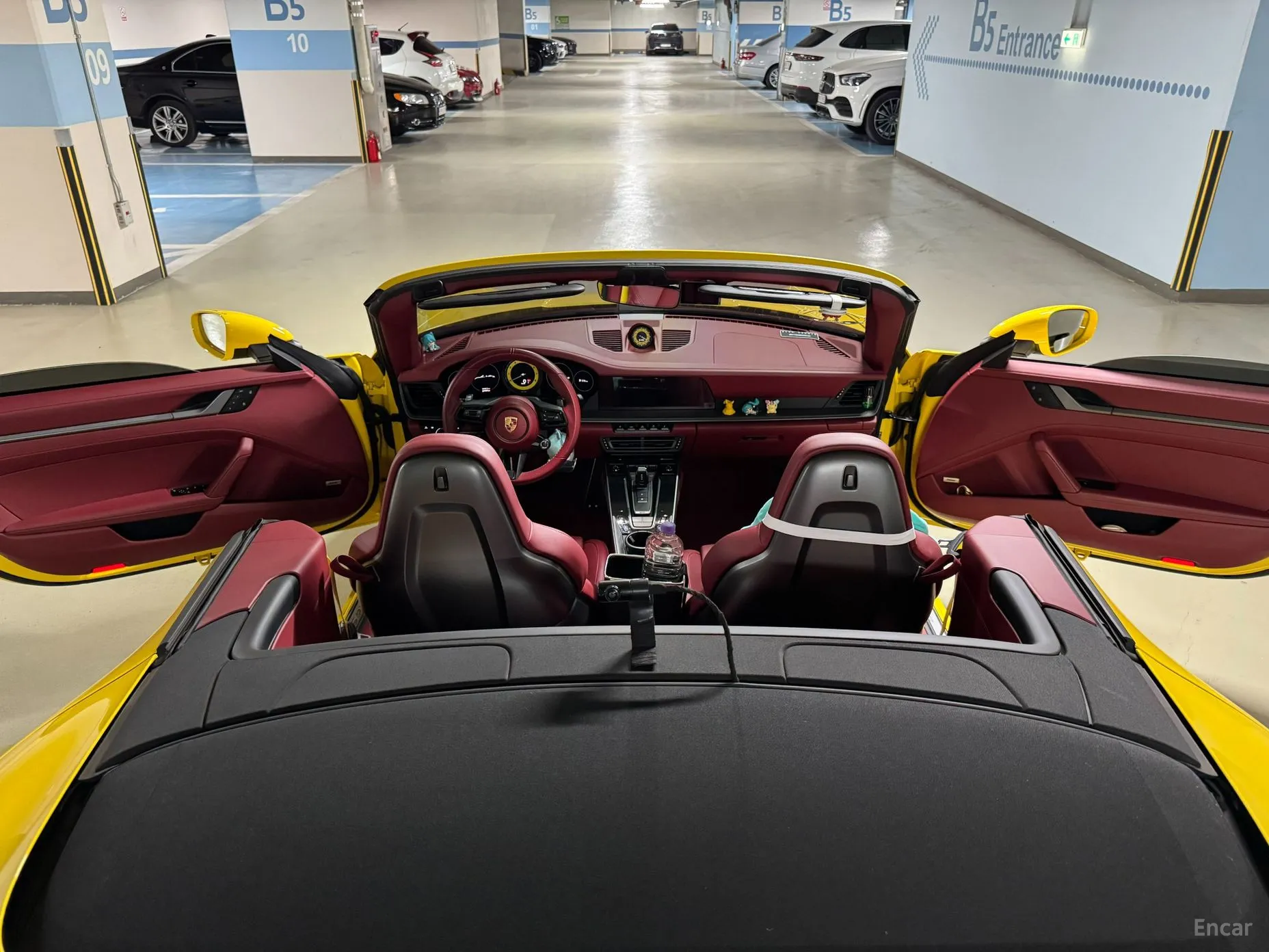 Porsche 911 (992) превью 18