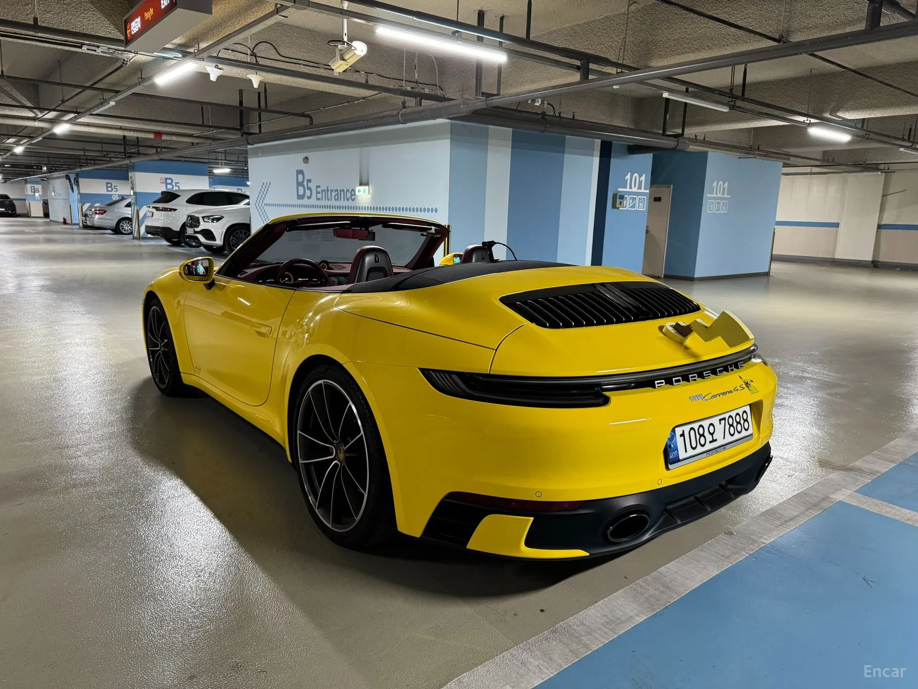 Porsche 911 (992) превью 6