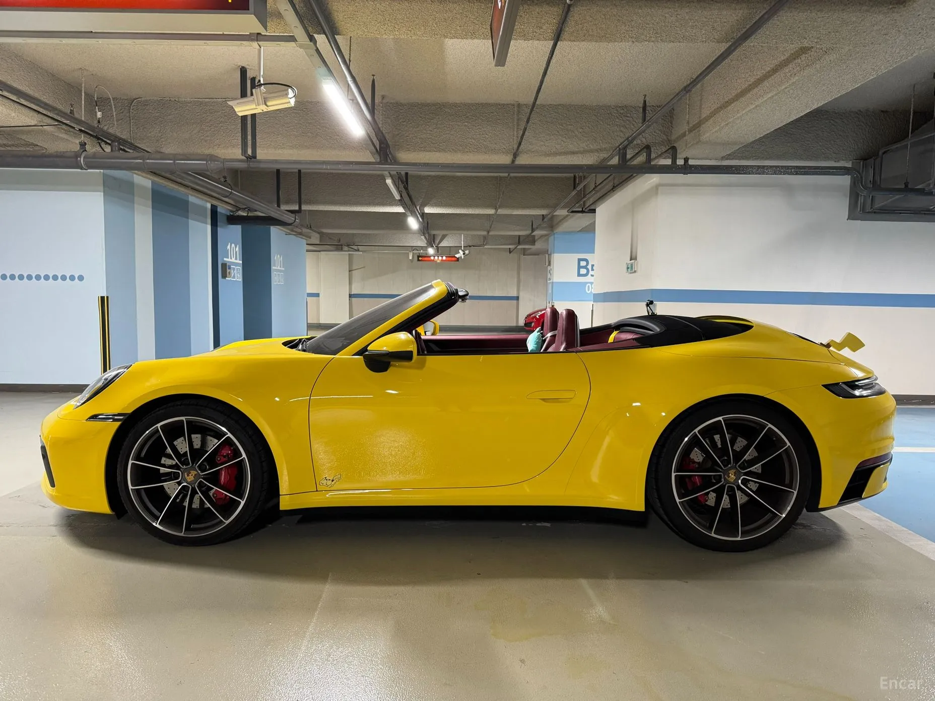 Porsche 911 (992) превью 8