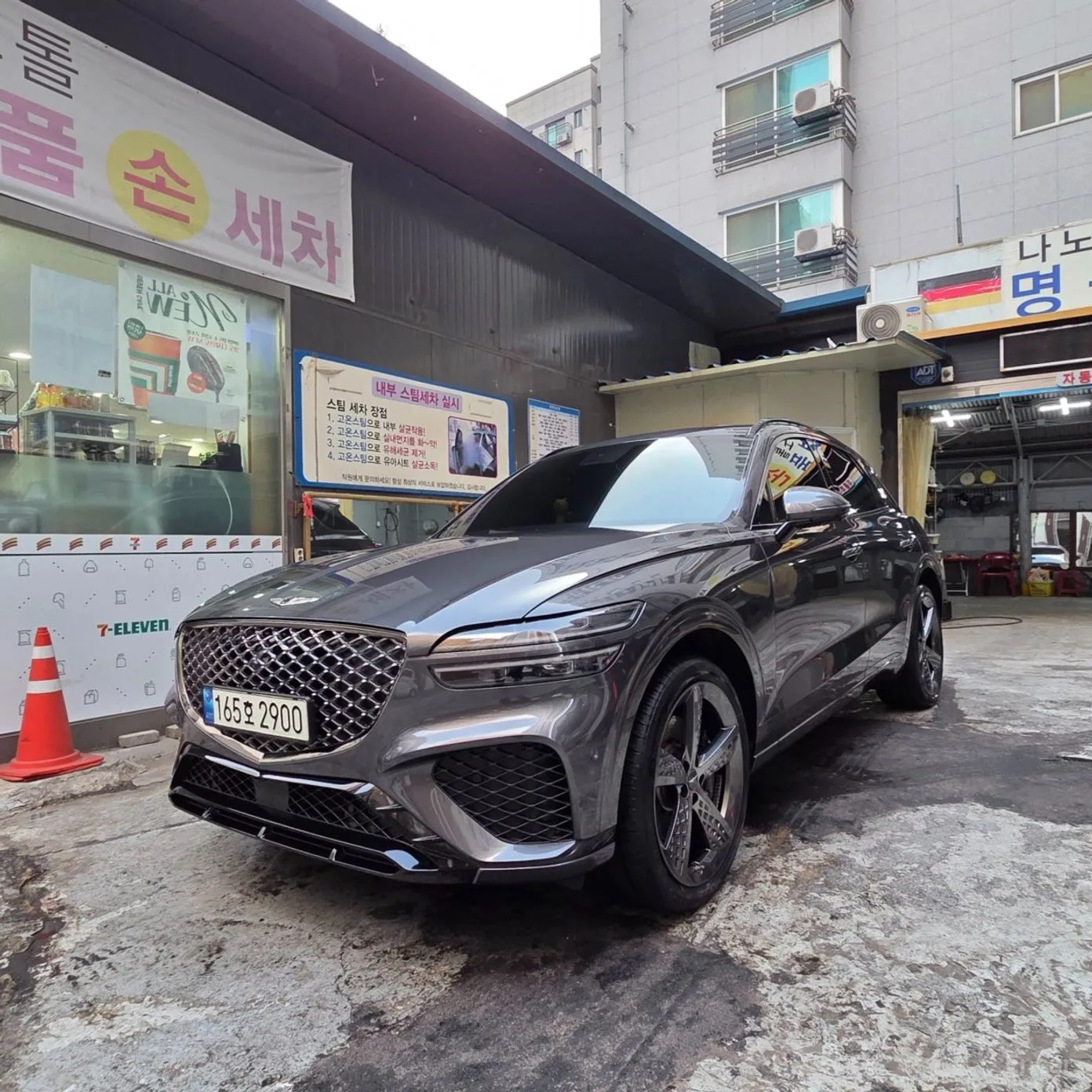 Genesis GV70 превью 3