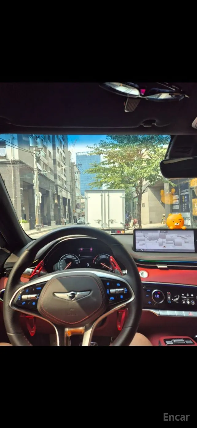 Genesis GV70 превью 8