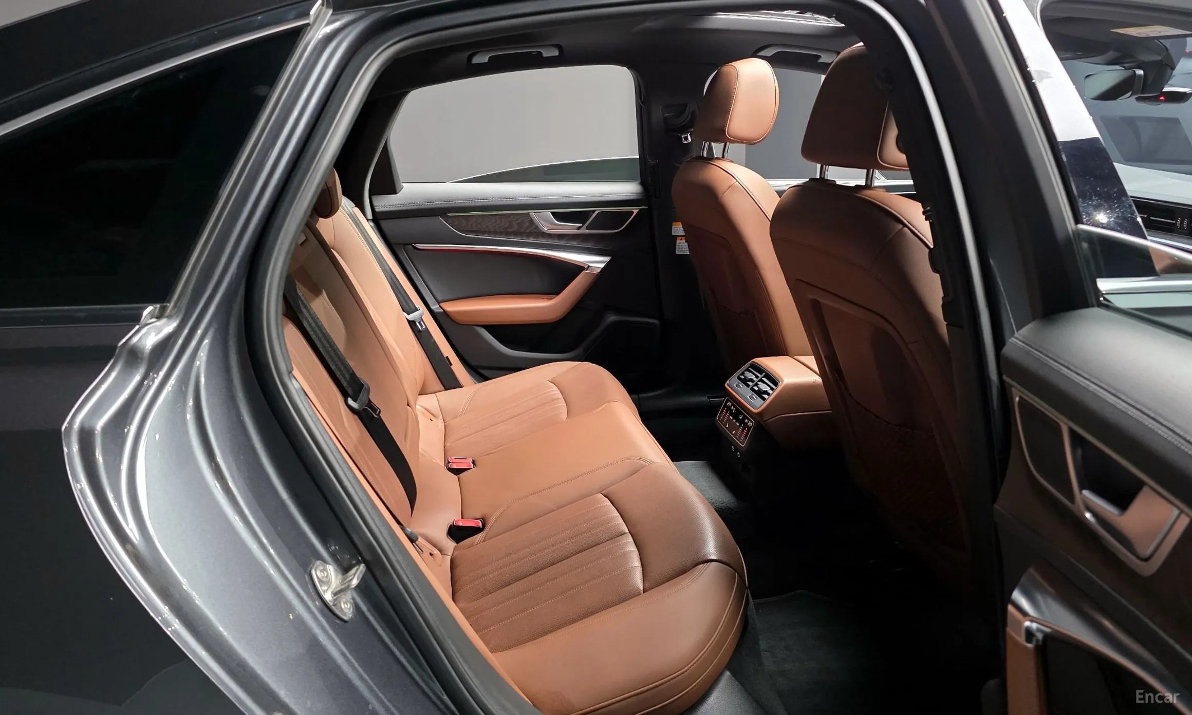 Audi A6 (C8) превью 12