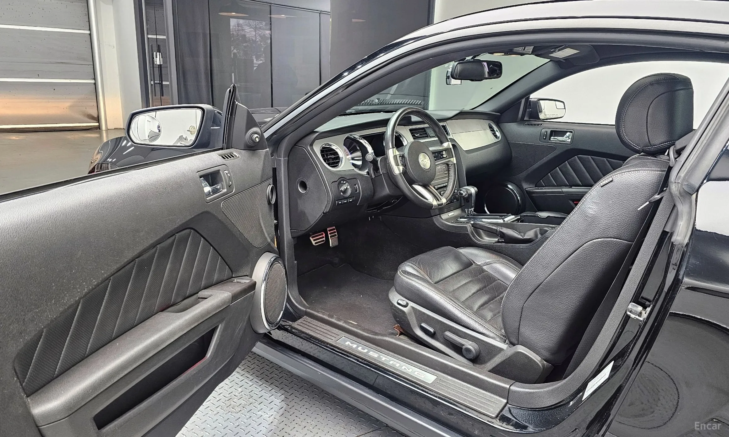 Ford Mustang превью 11