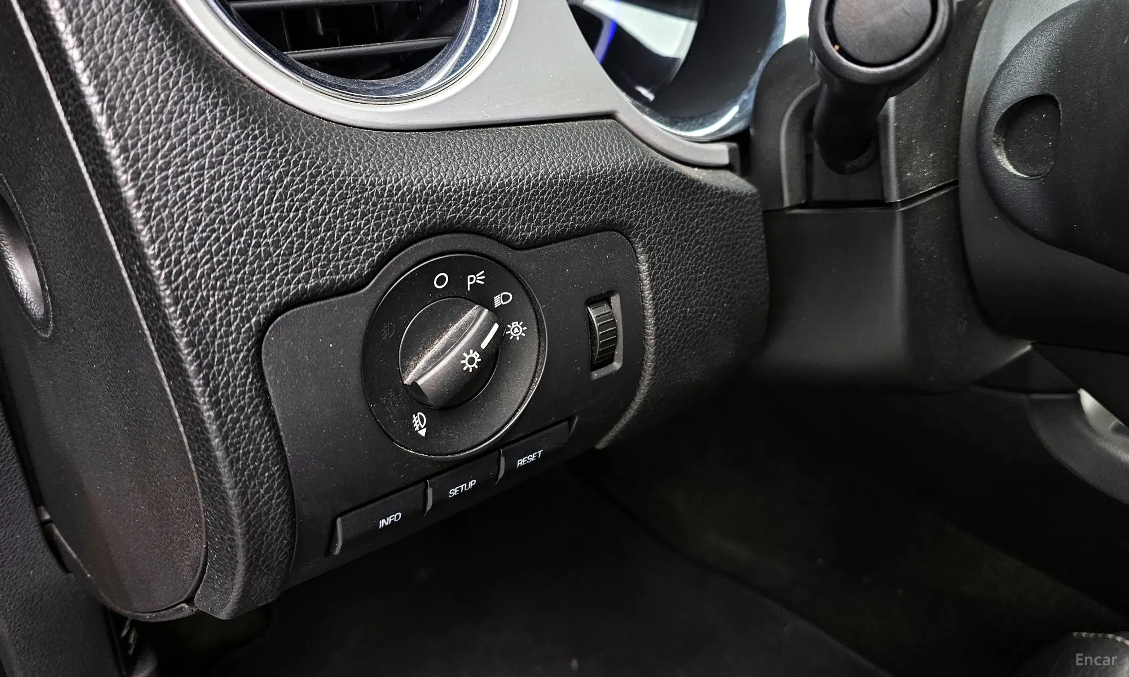 Ford Mustang превью 16