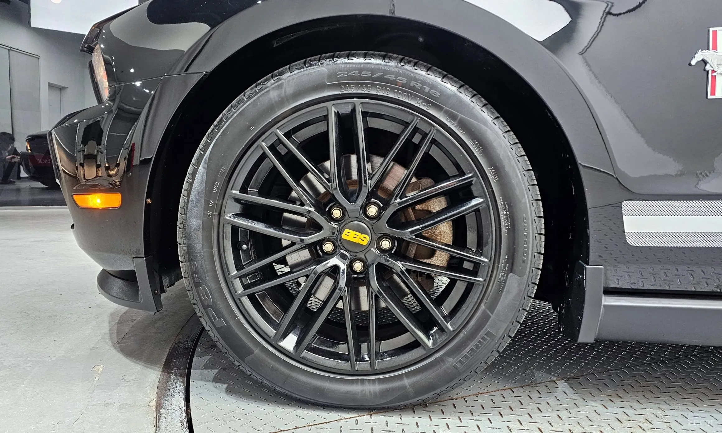 Ford Mustang превью 5