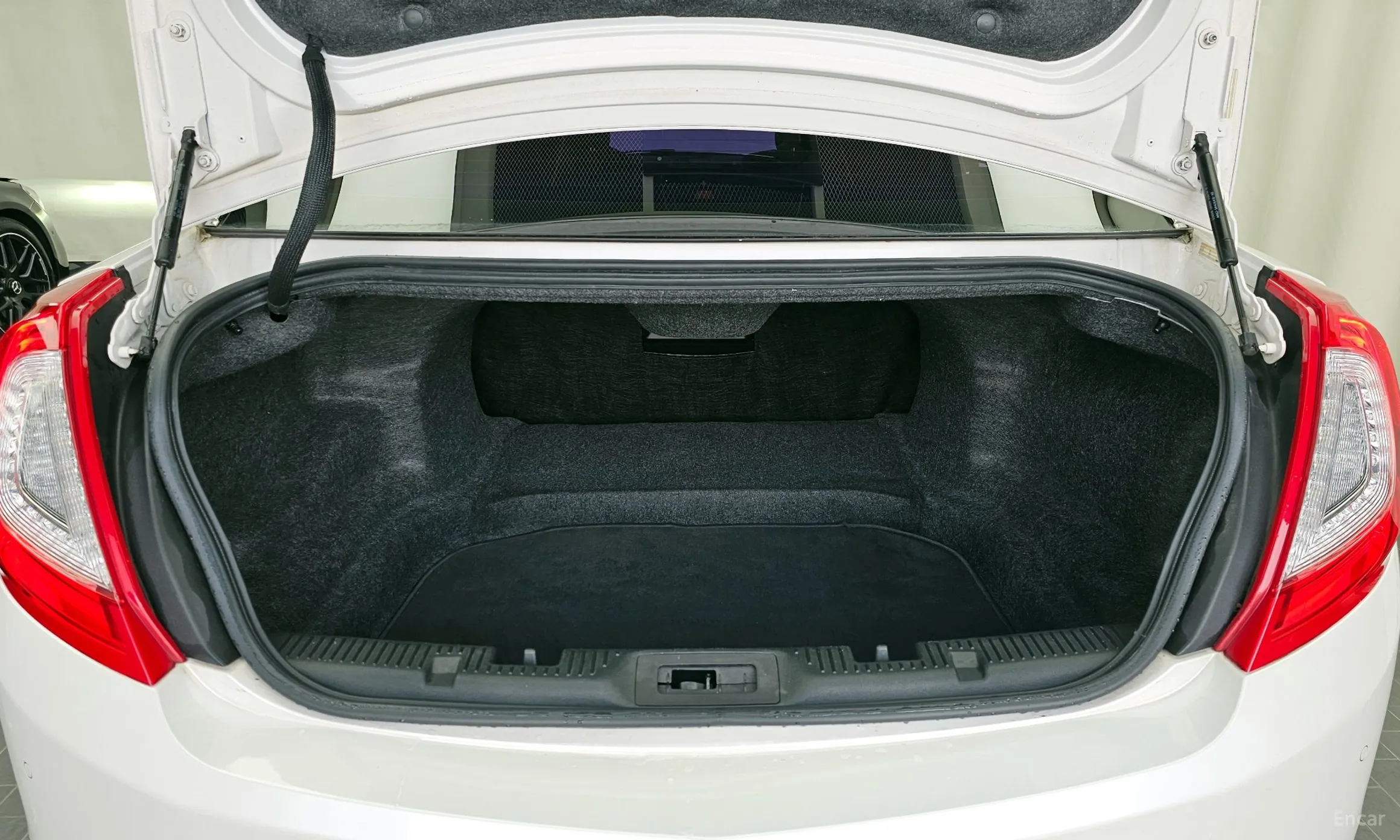Lincoln New MKS превью 20