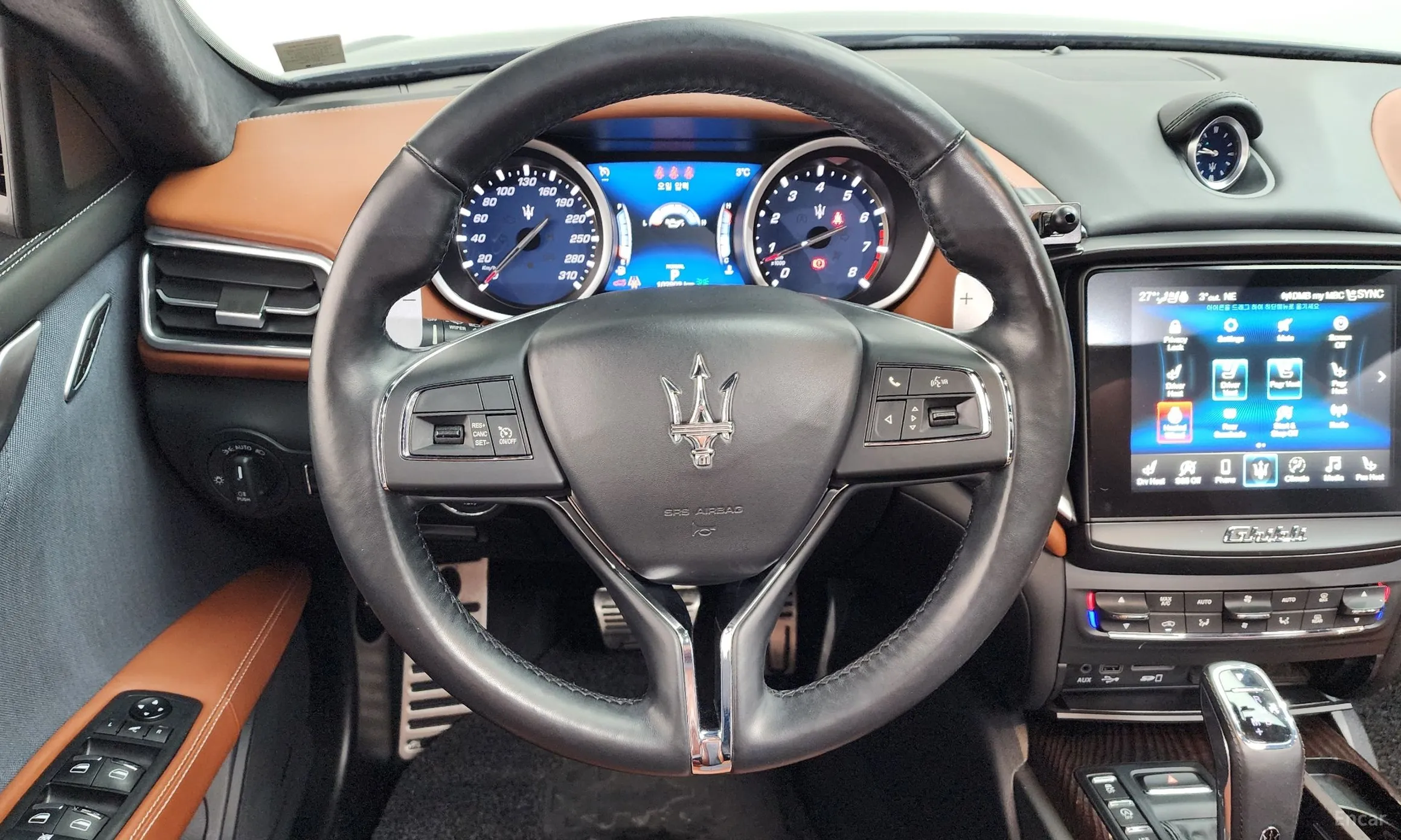 Maserati Ghibli превью 13