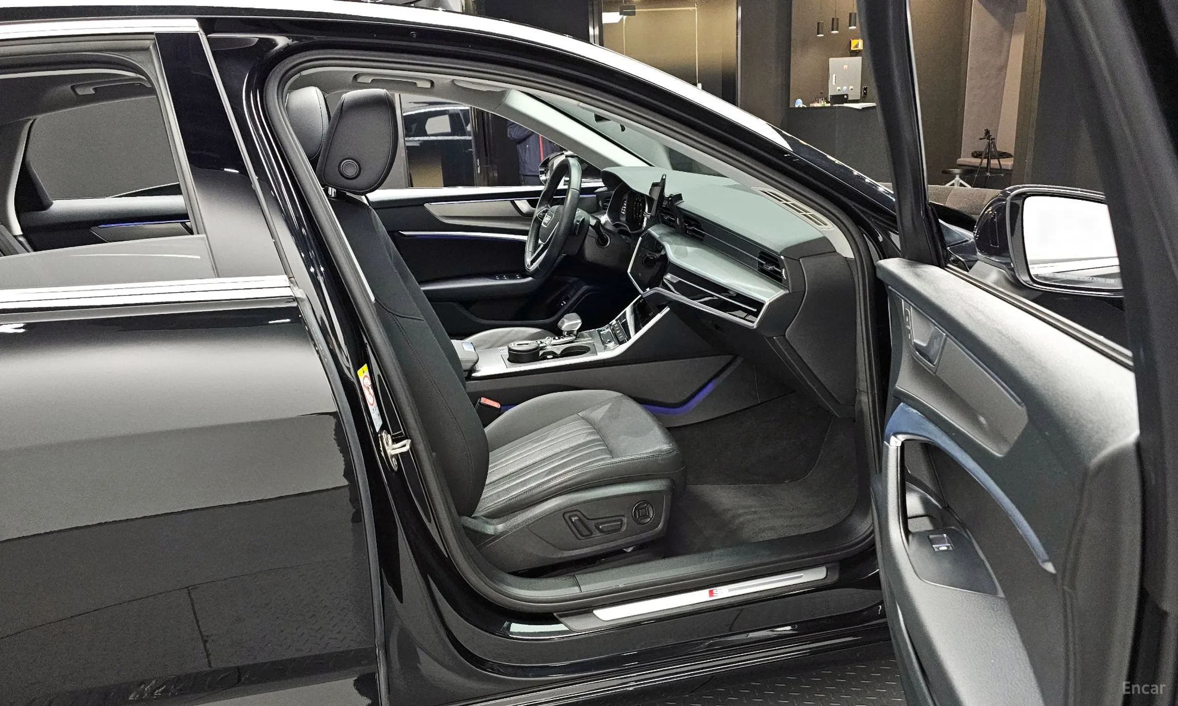 Audi A6 (C8) превью 11