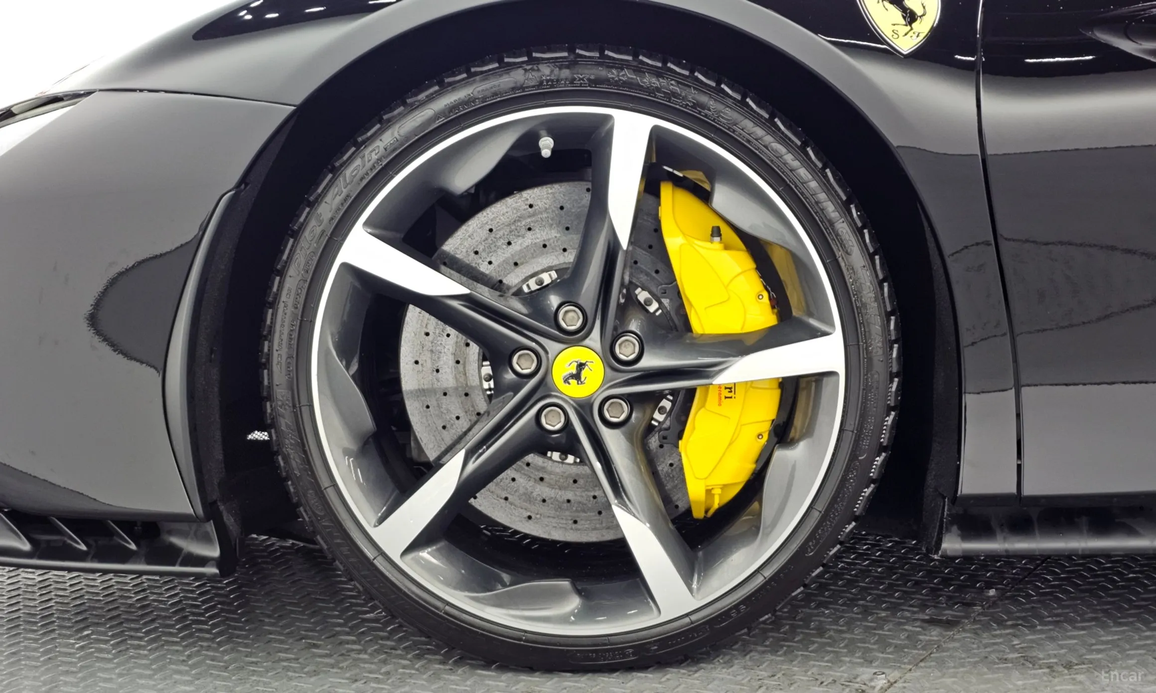 Ferrari SF90 Stradale превью 5