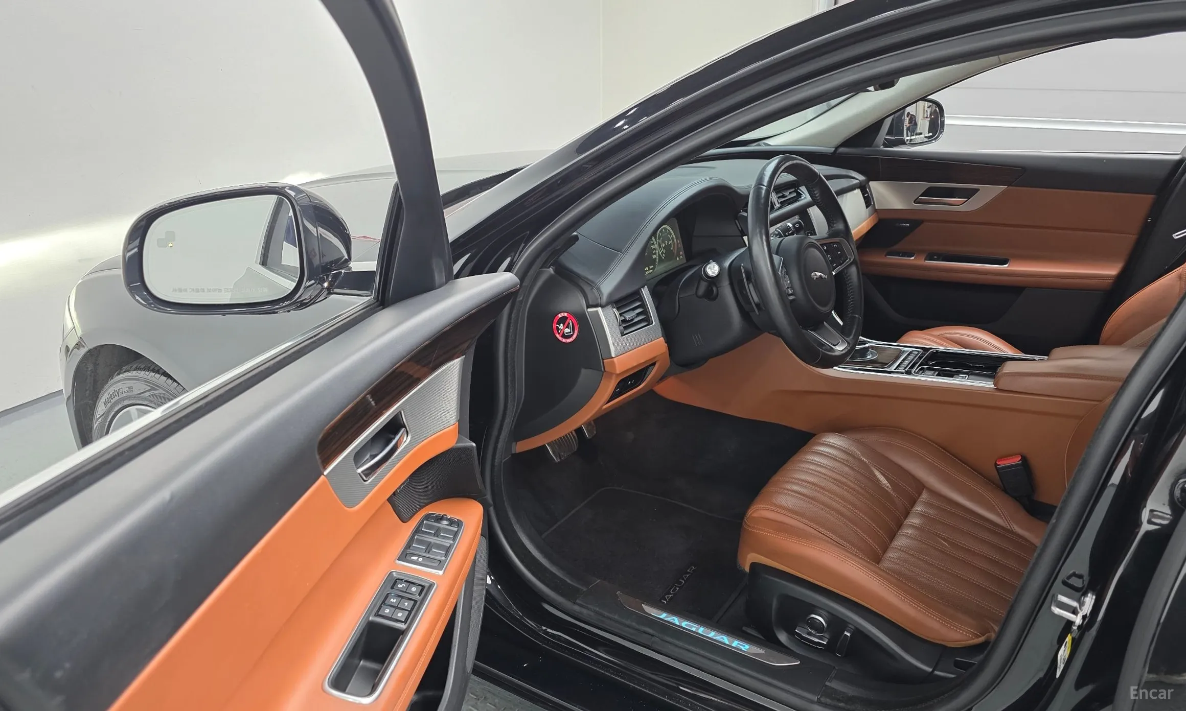 Jaguar XF (x260) превью 11