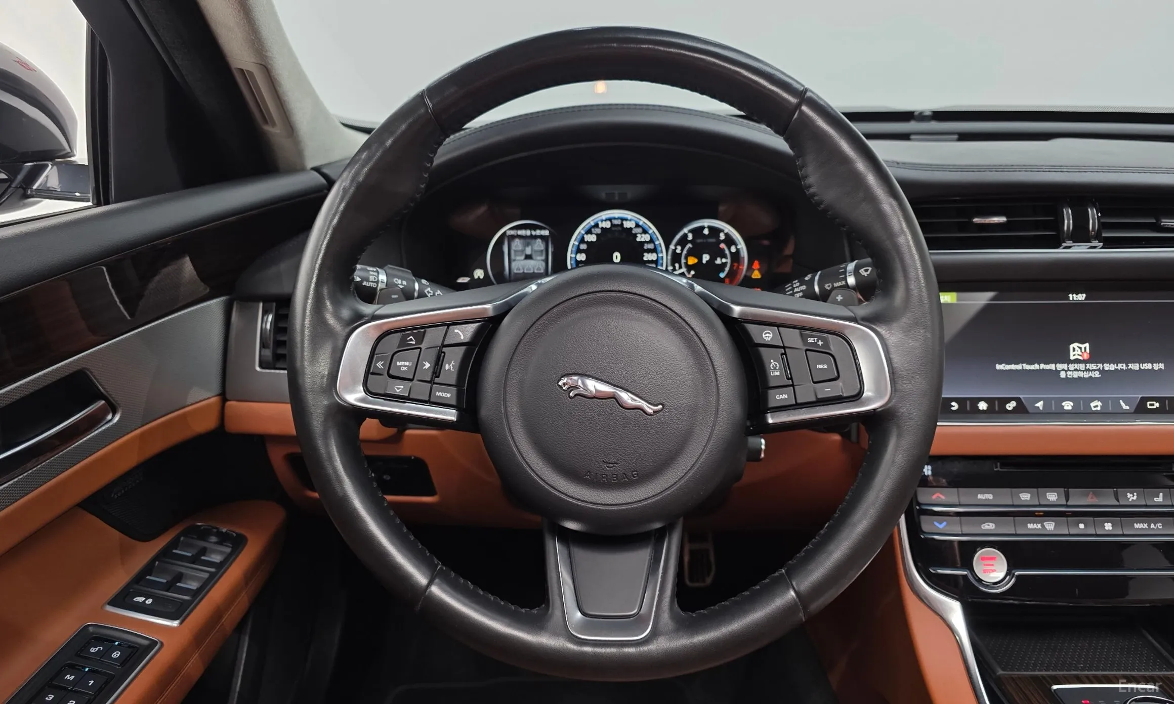 Jaguar XF (x260) превью 13