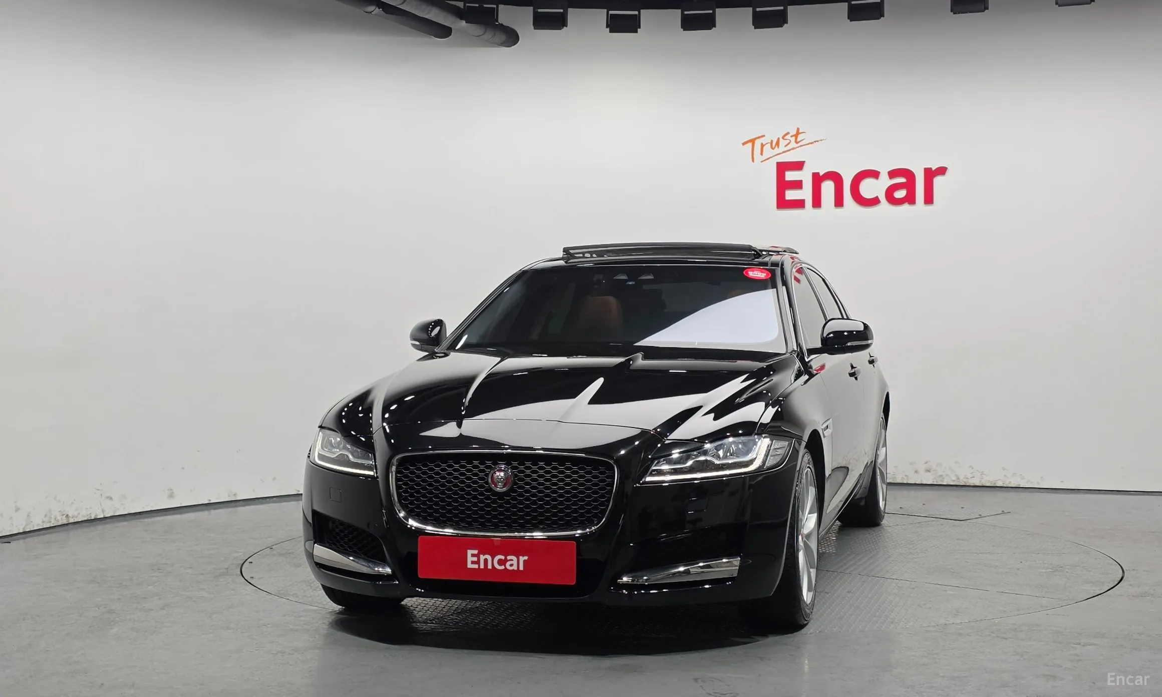 Jaguar XF (x260) превью 3