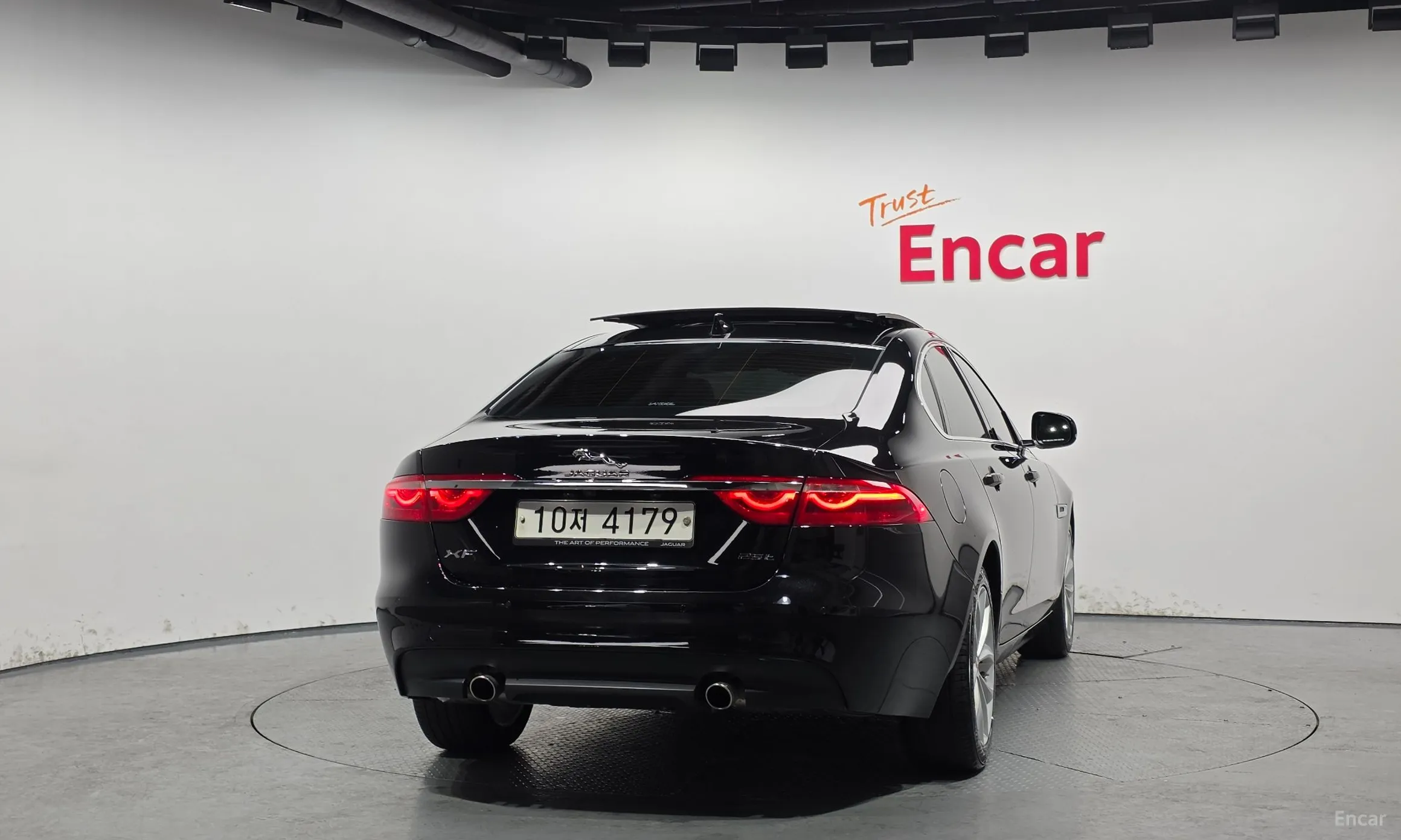 Jaguar XF (x260) превью 4