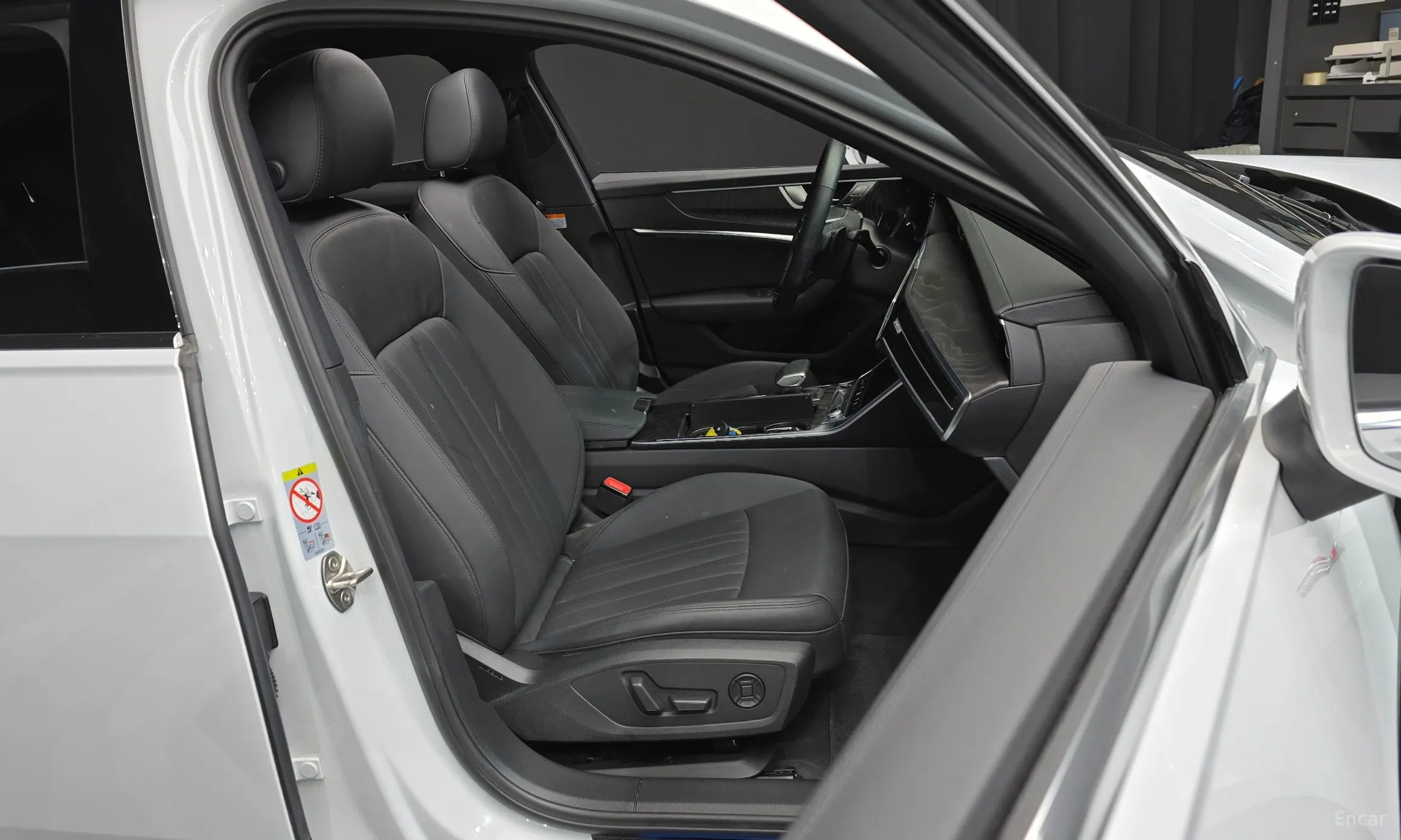 Audi A6 (C8) превью 12