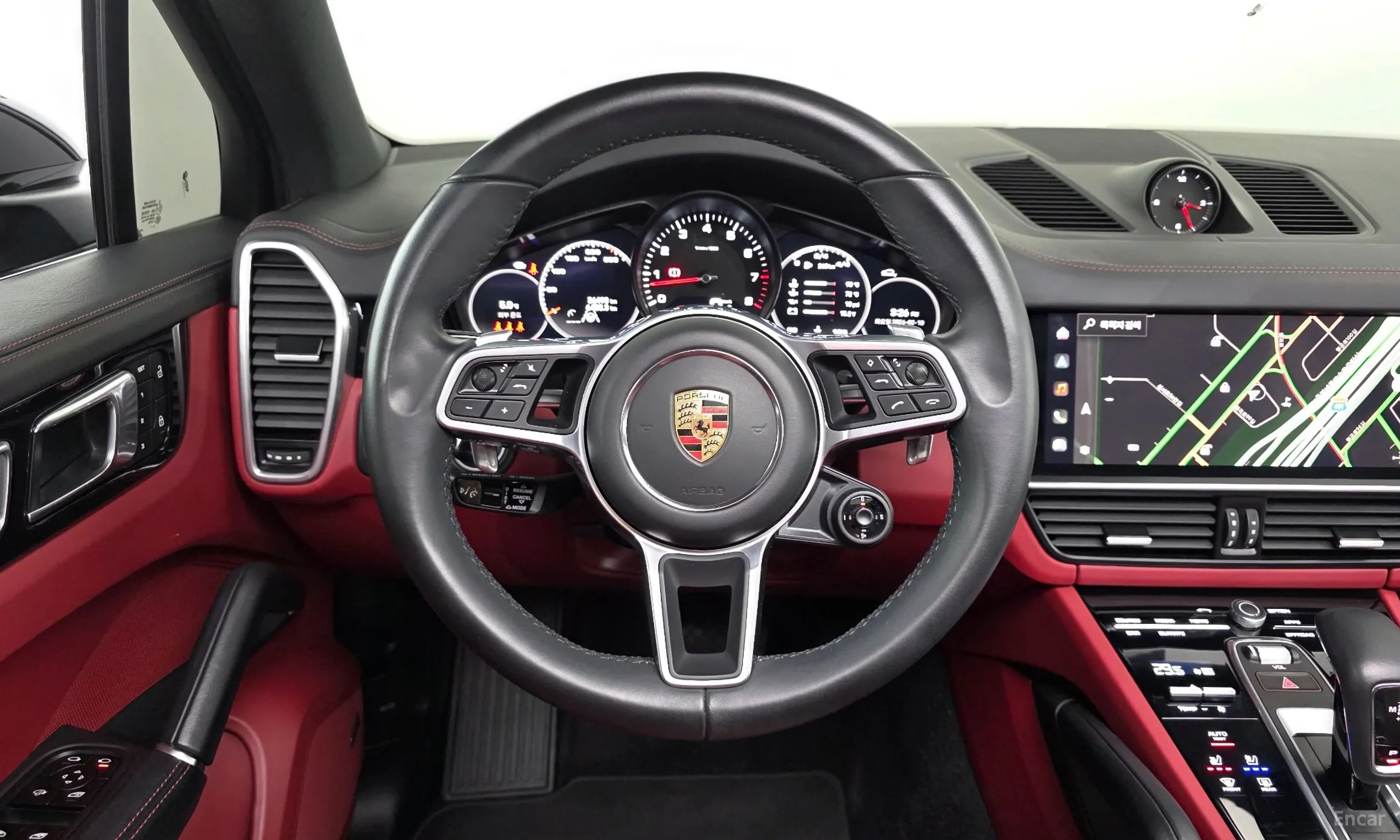 Porsche Cayenne (PO536) превью 13