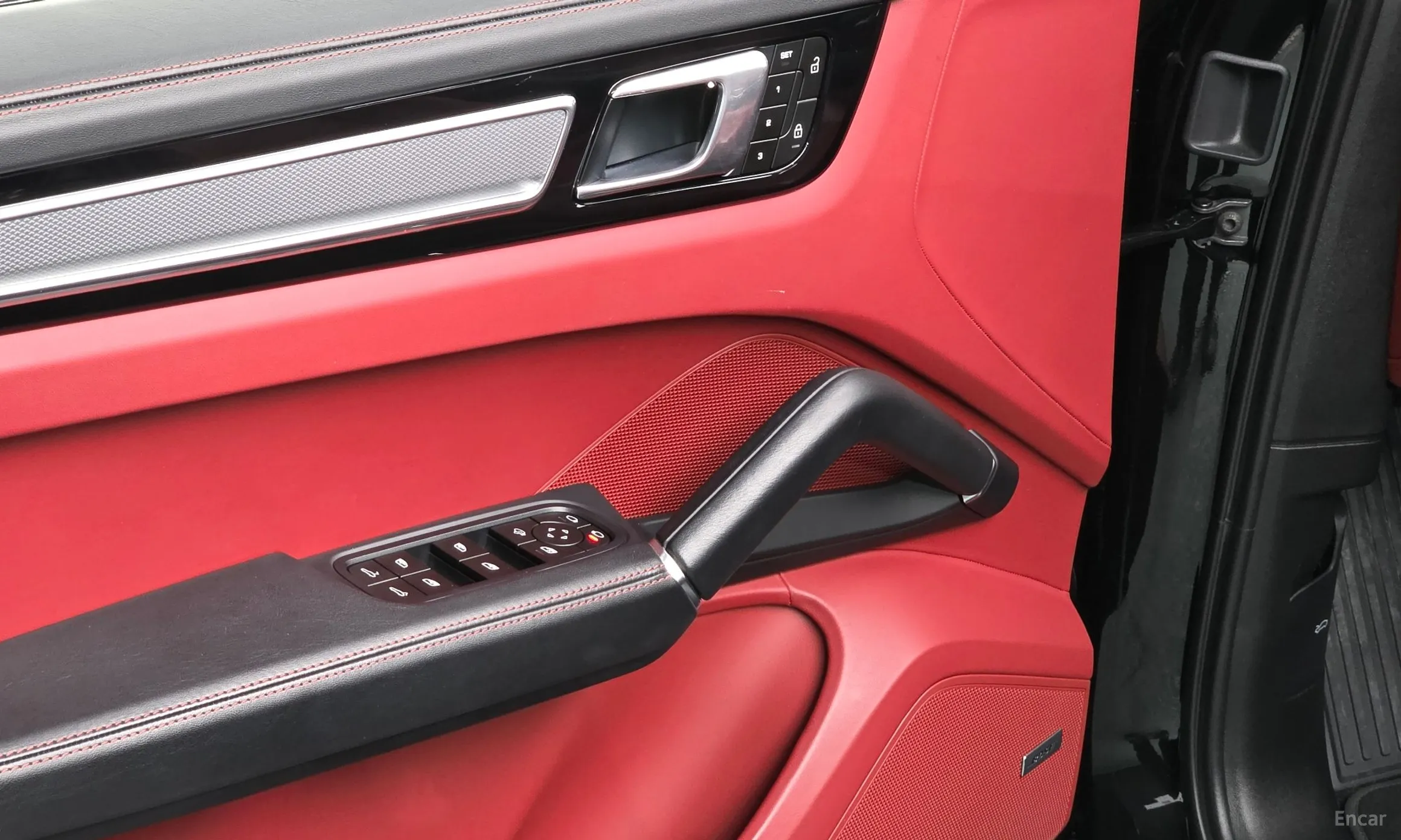 Porsche Cayenne (PO536) превью 17