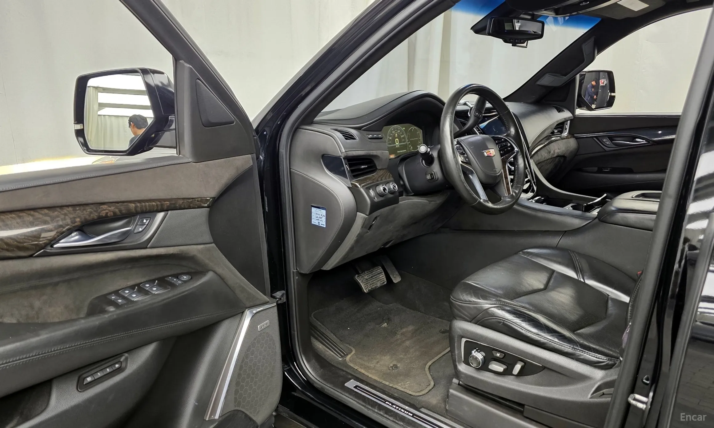 Cadillac Escalade превью 10