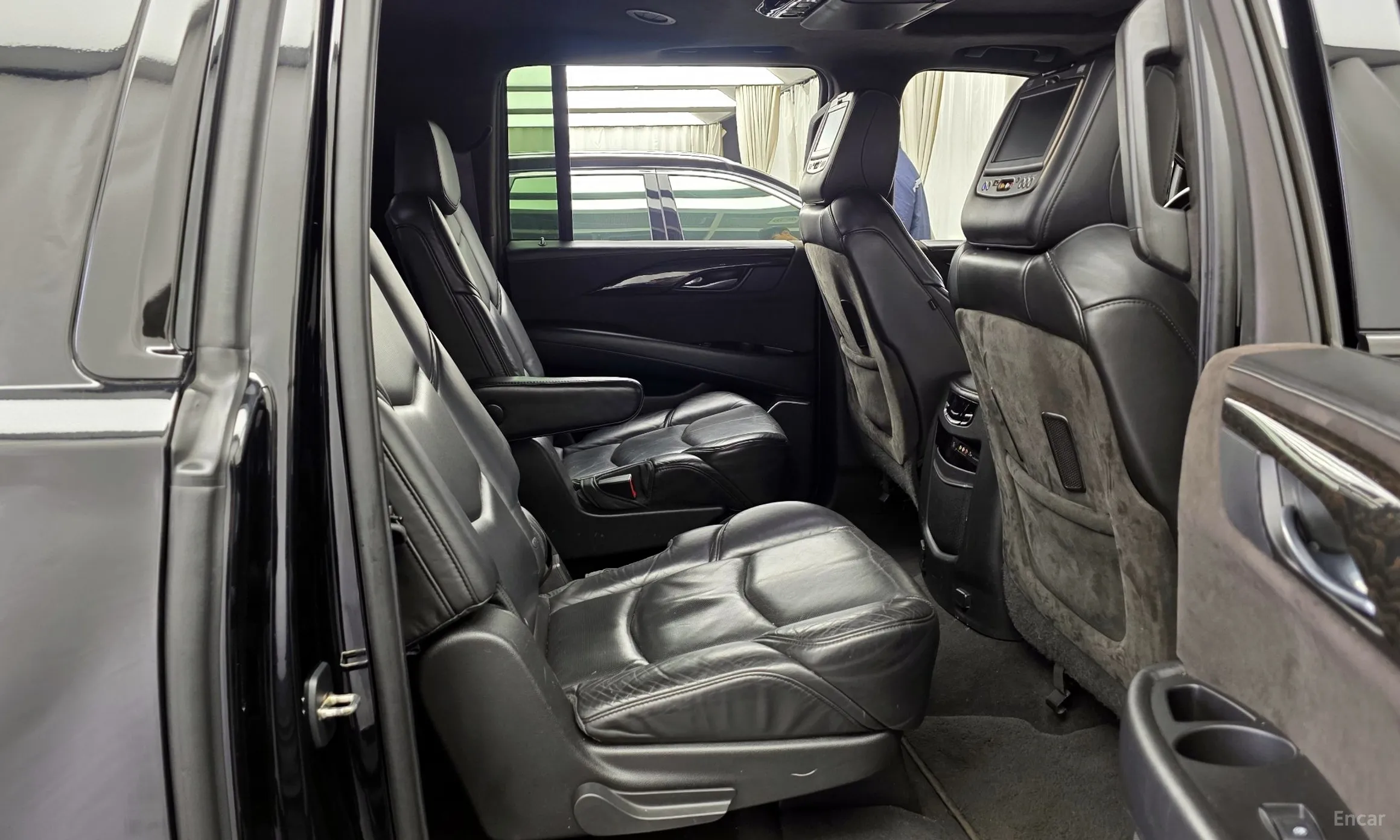 Cadillac Escalade превью 12