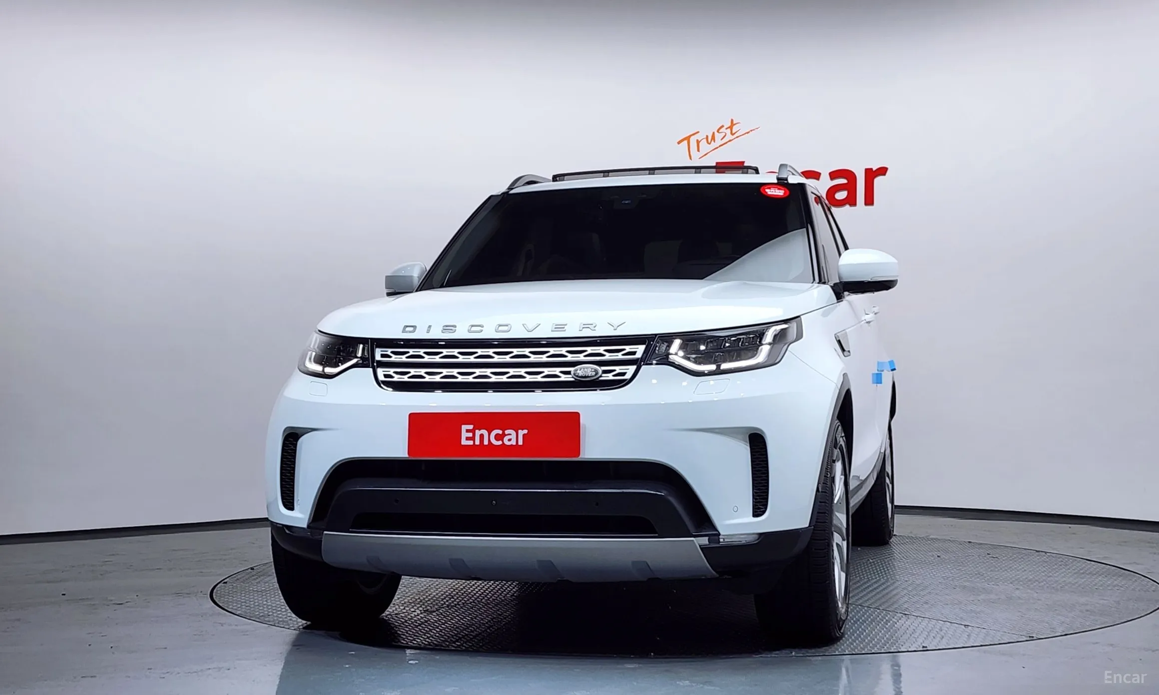 Land Rover Discovery 5 превью 3