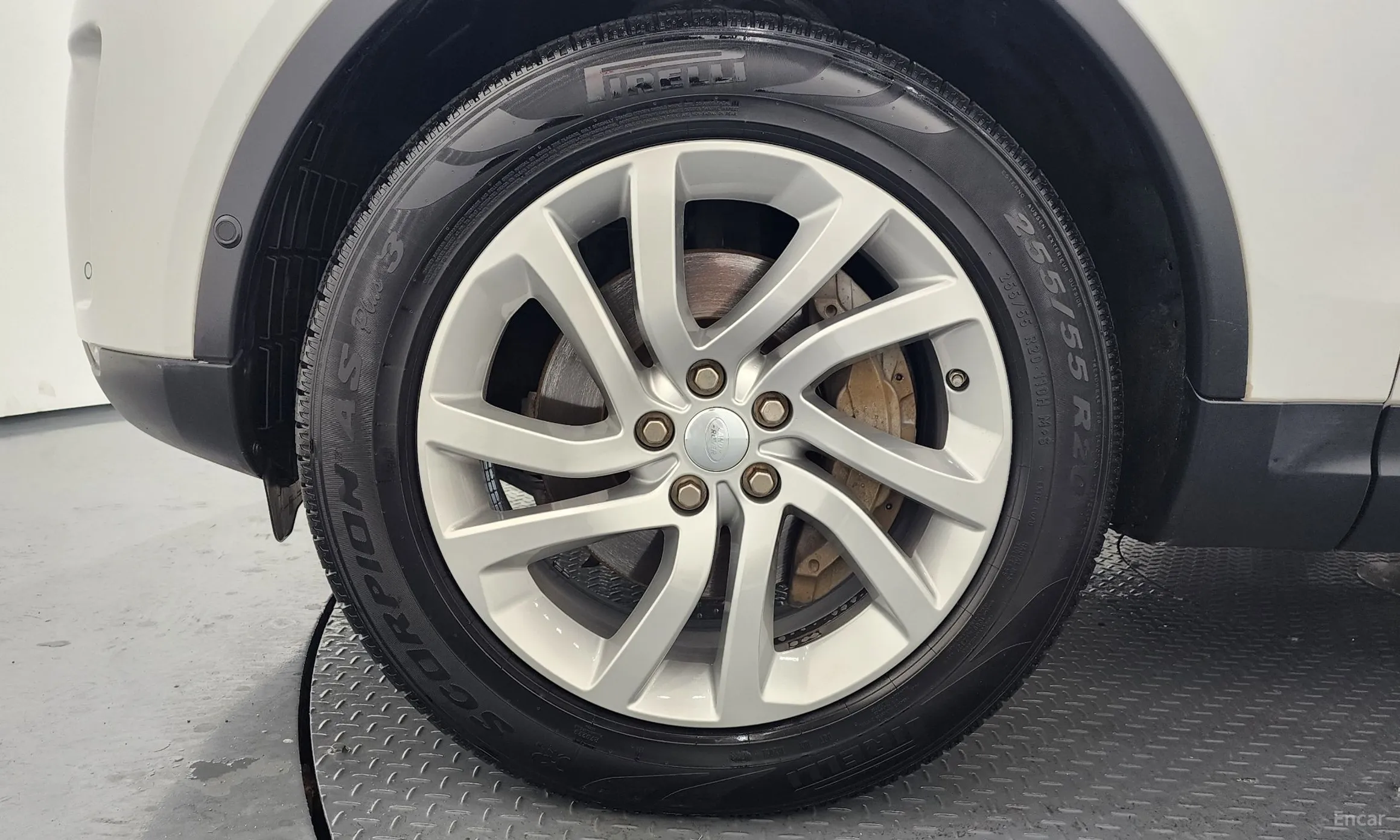 Land Rover Discovery 5 превью 5