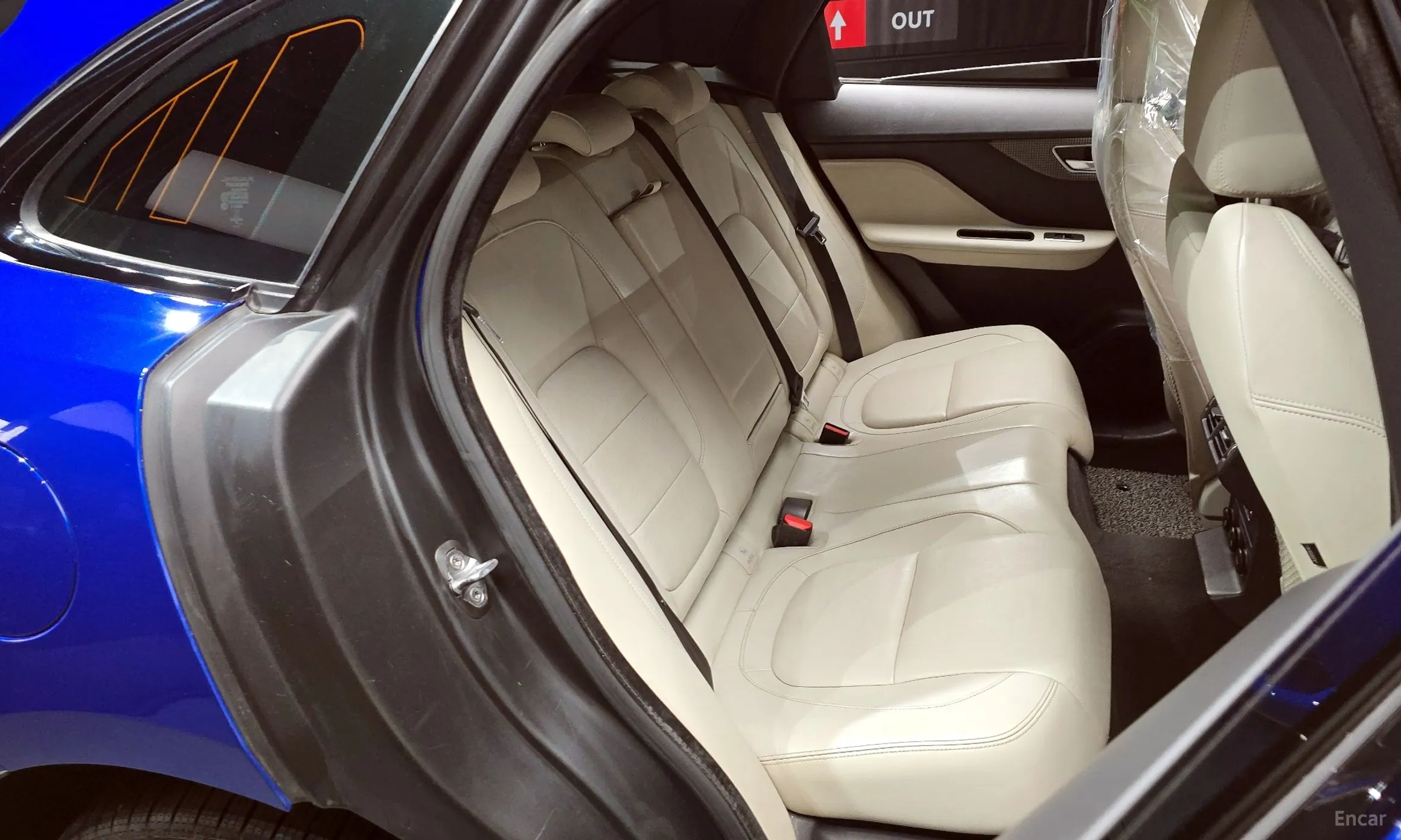 Jaguar F-PACE превью 12