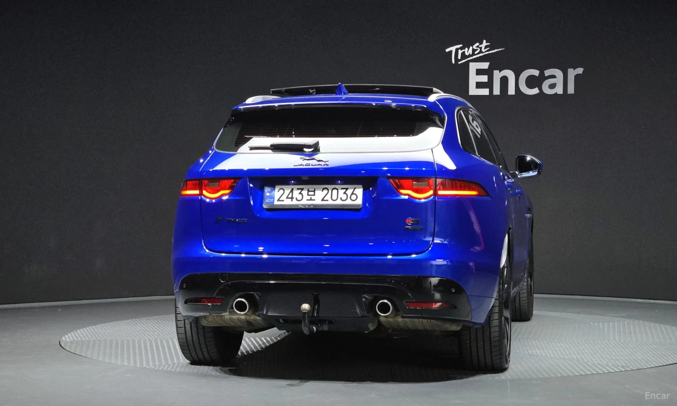 Jaguar F-PACE превью 4