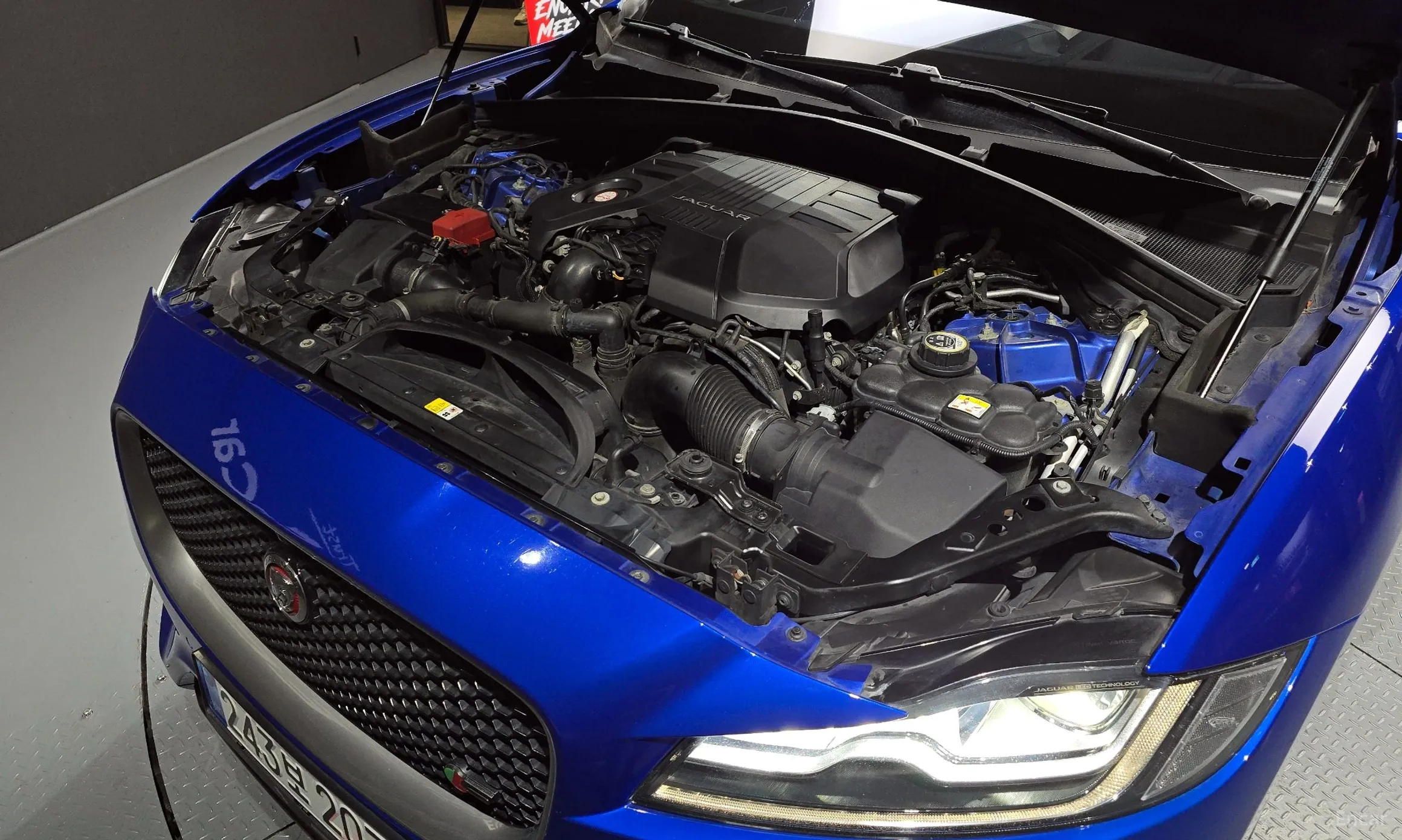 Jaguar F-PACE превью 6