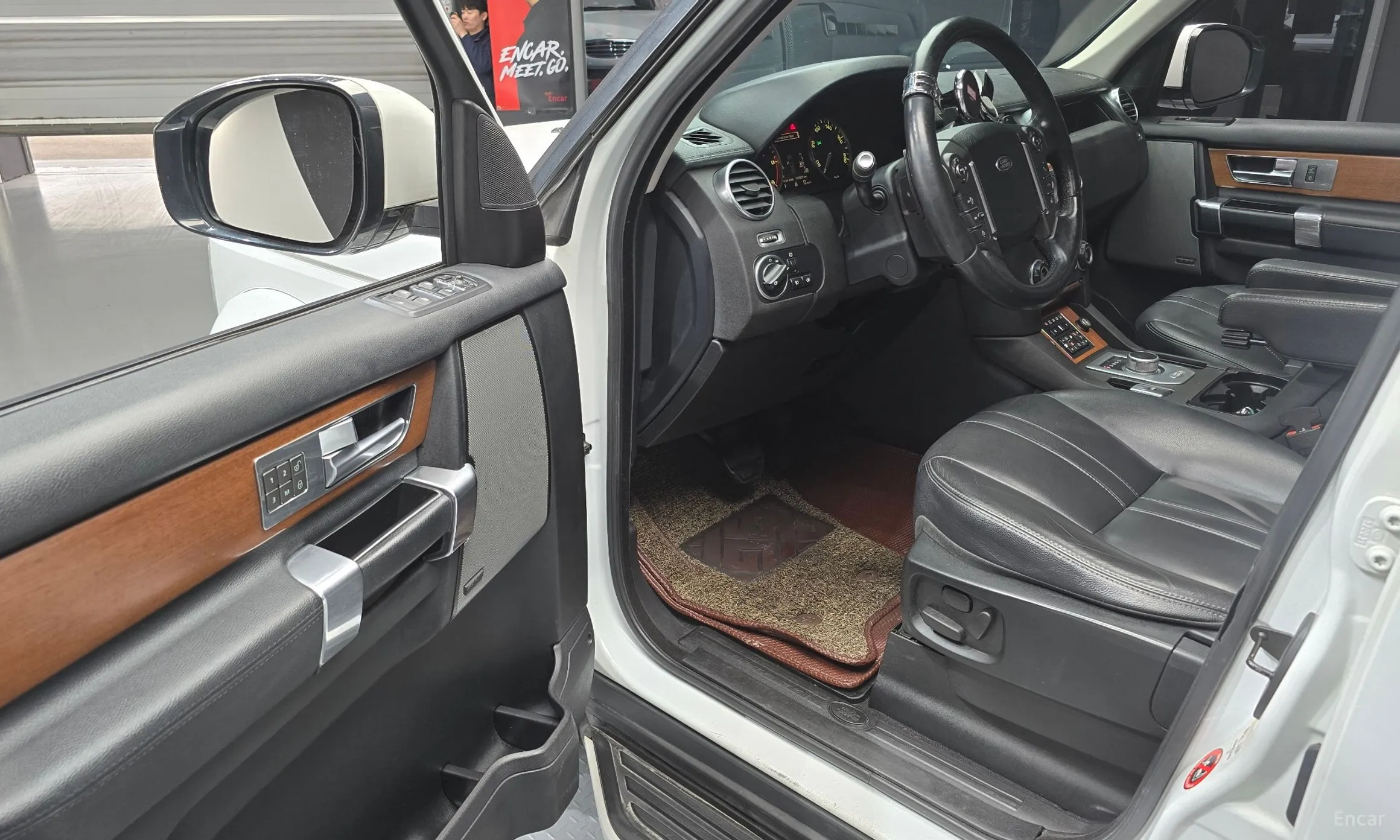 Land Rover Discovery 4 превью 11