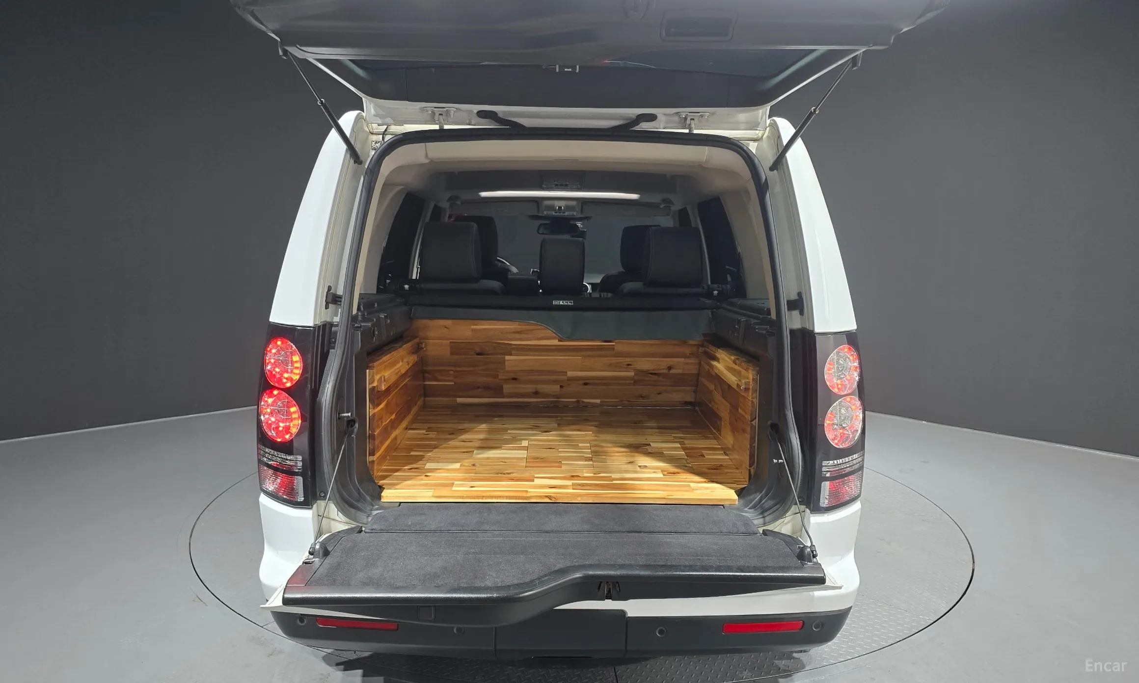 Land Rover Discovery 4 превью 20