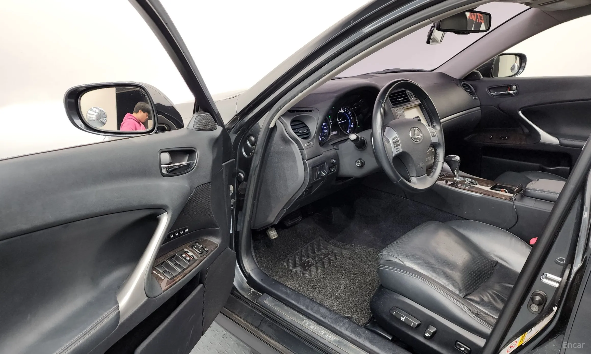 Lexus IS250 превью 10