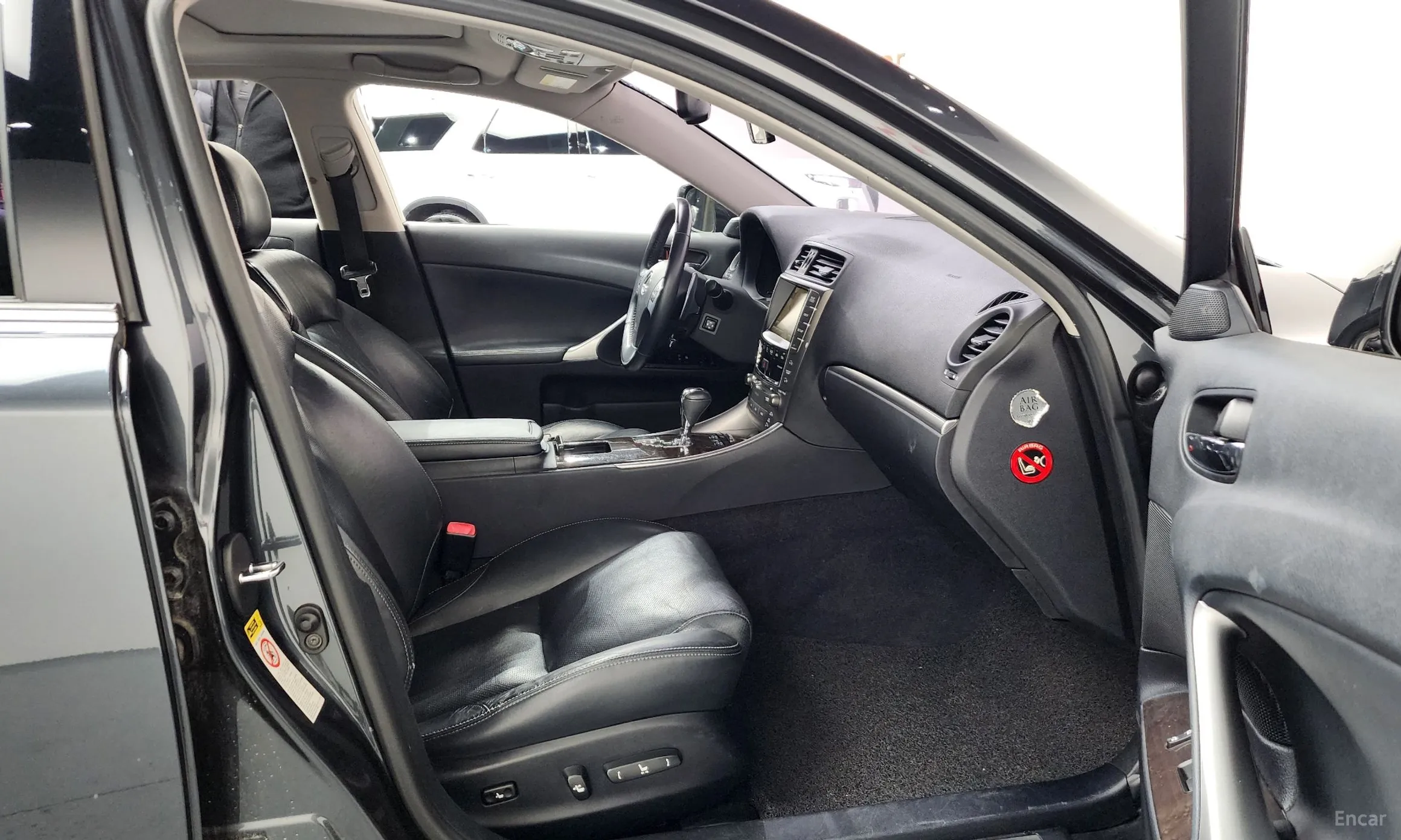 Lexus IS250 превью 11