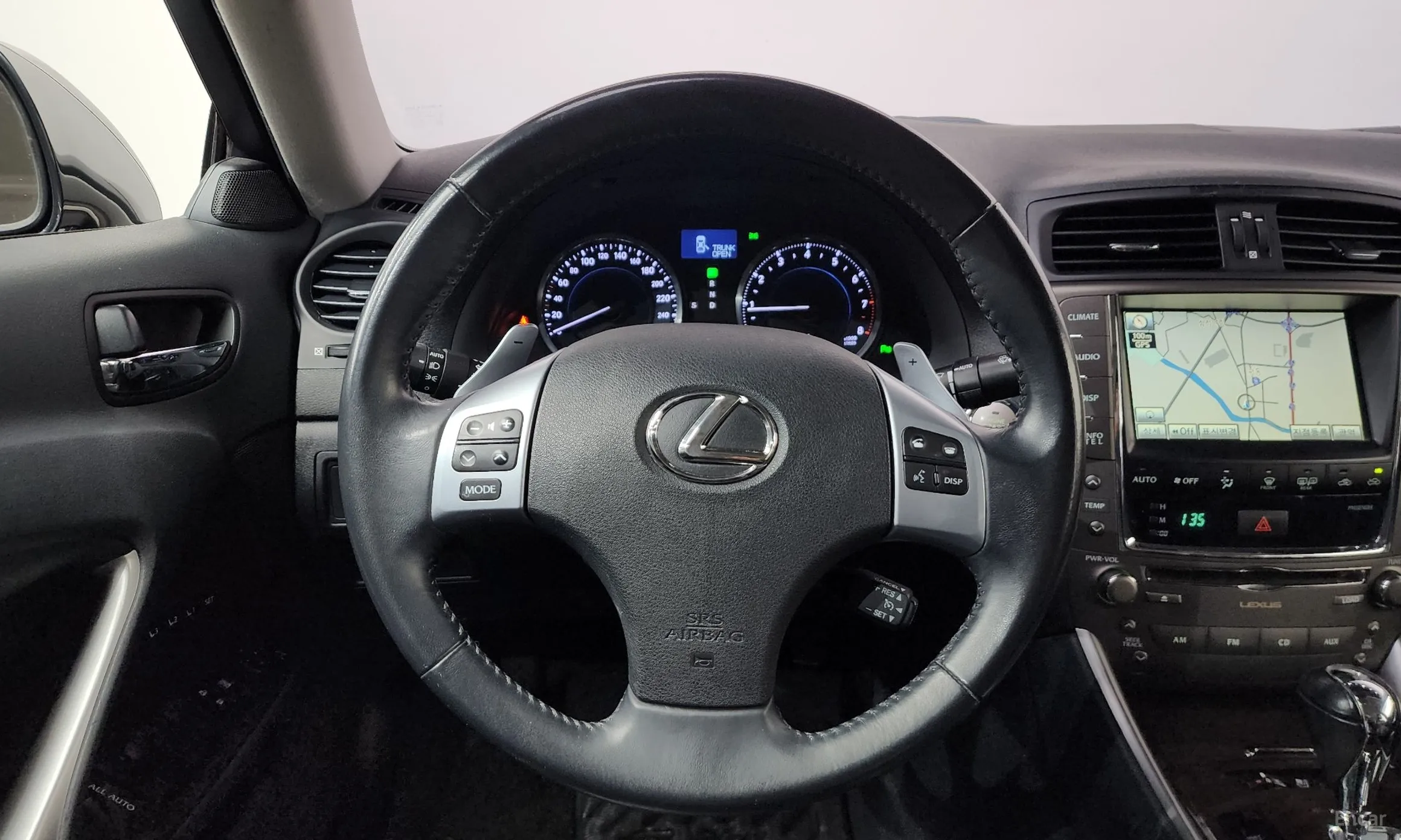 Lexus IS250 превью 13
