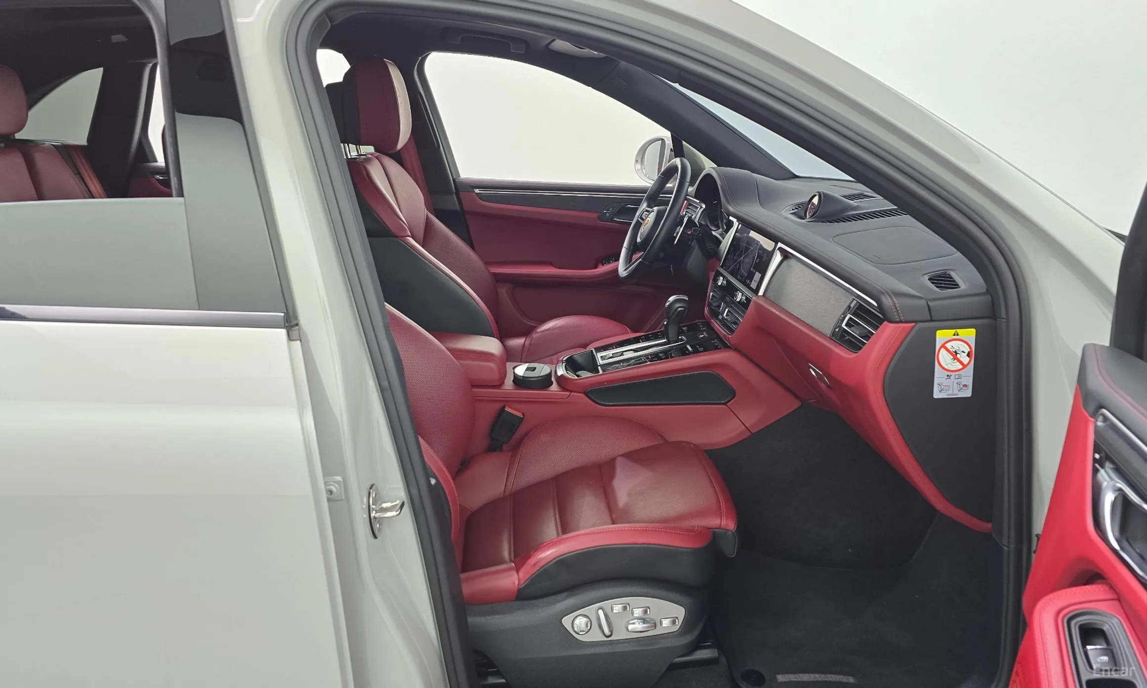 Porsche Macan превью 11