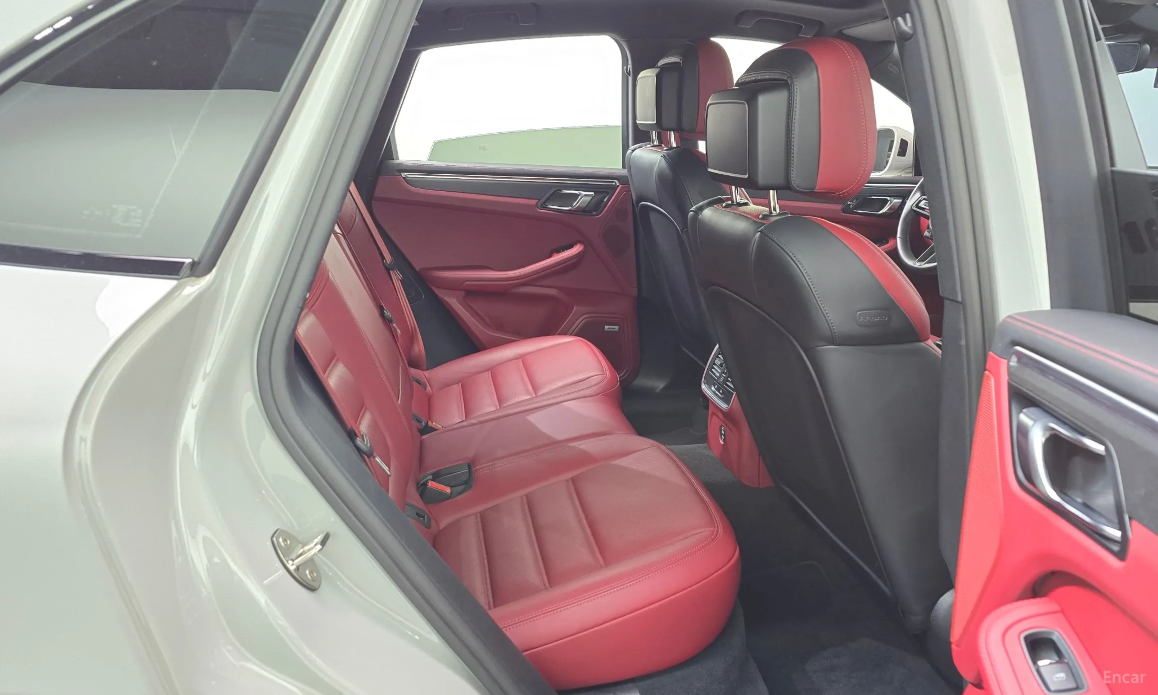 Porsche Macan превью 12