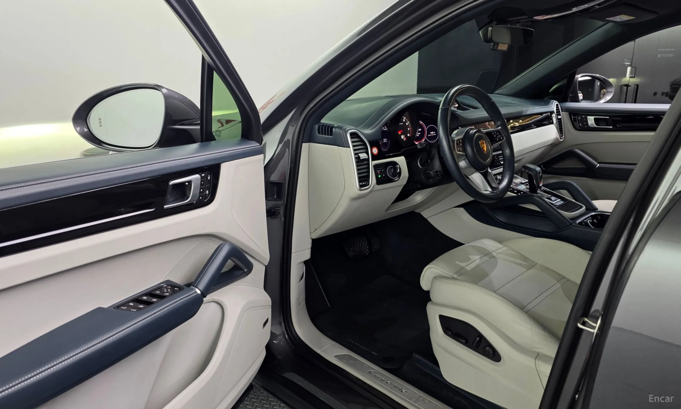 Porsche Cayenne (PO536) превью 10
