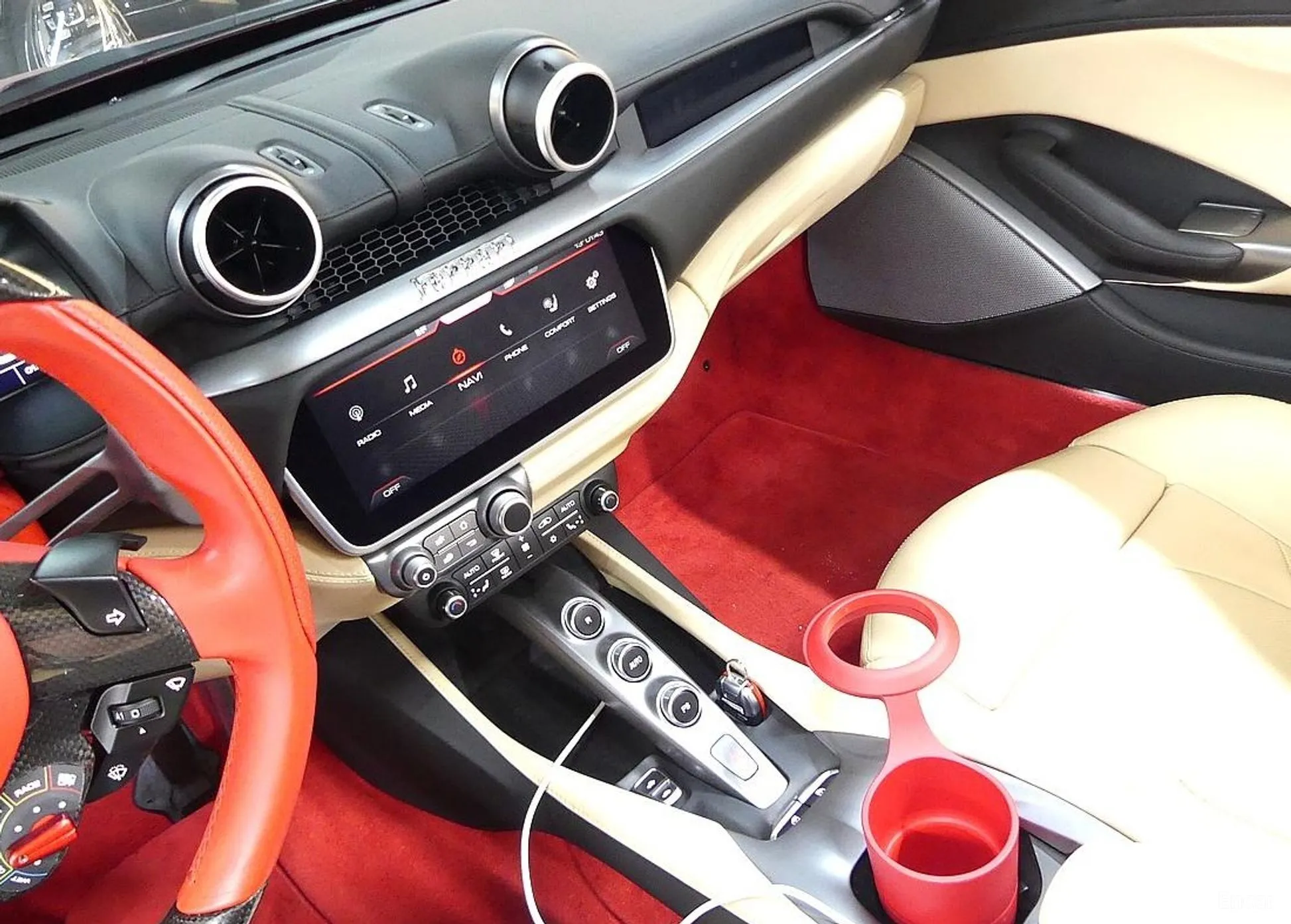 Ferrari Portofino превью 16