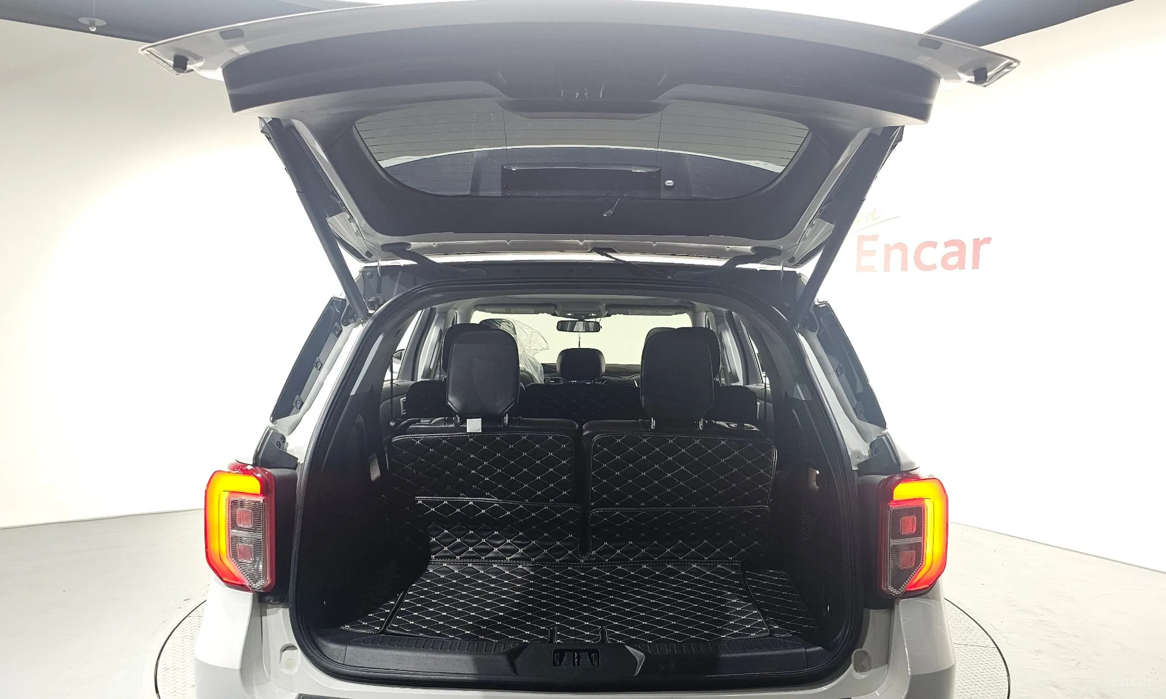 Ford Explorer 6th Generation превью 20