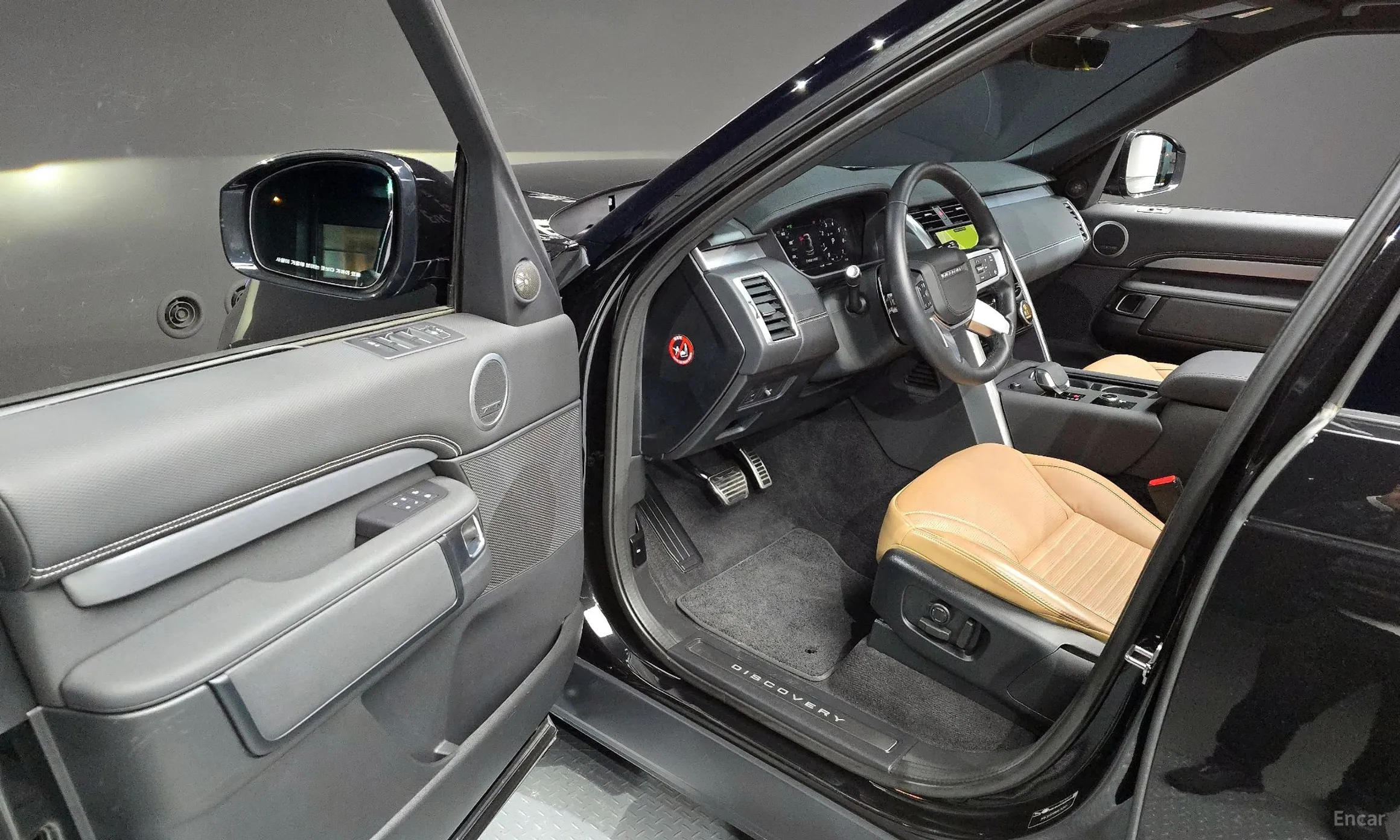 Land Rover Discovery 5 превью 10