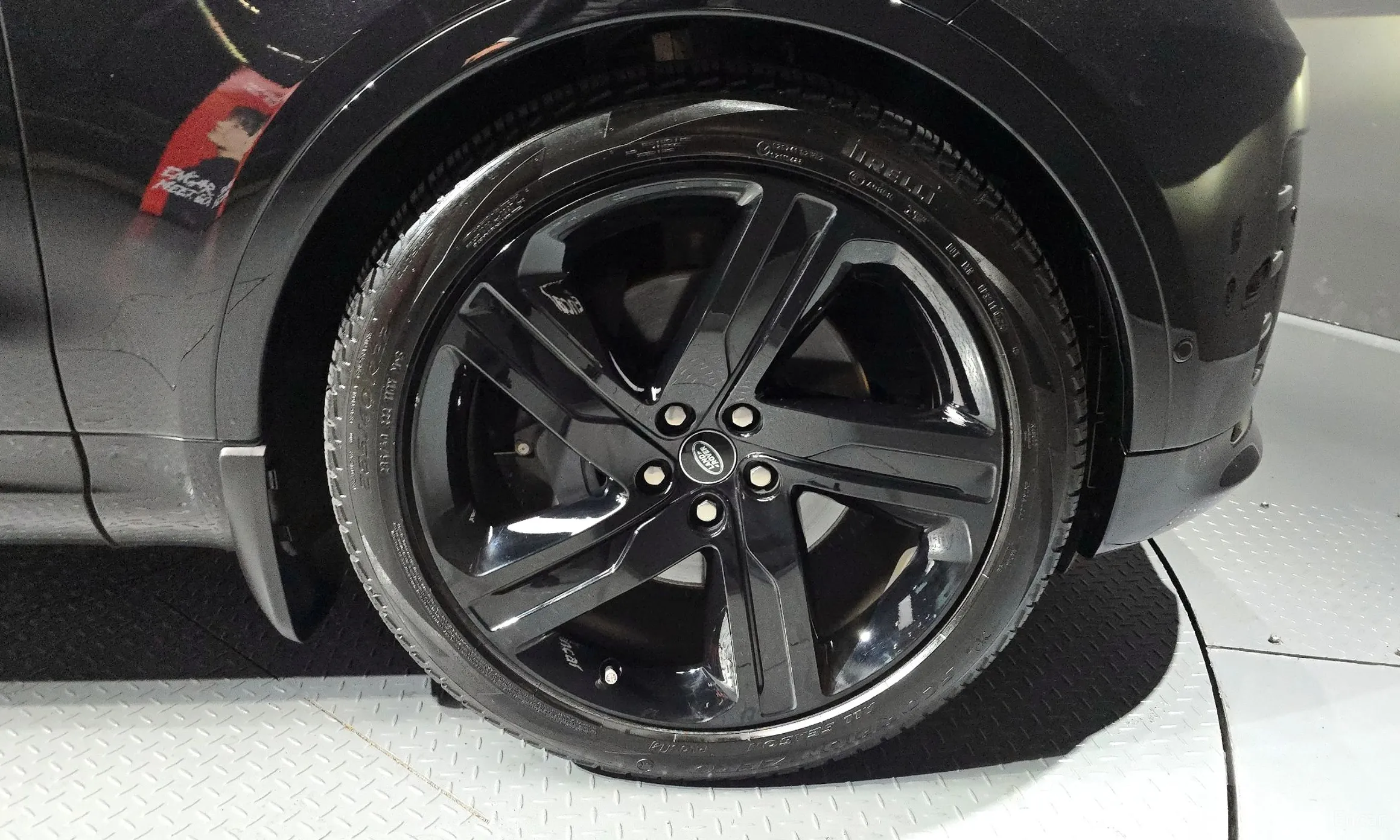 Land Rover Discovery 5 превью 5
