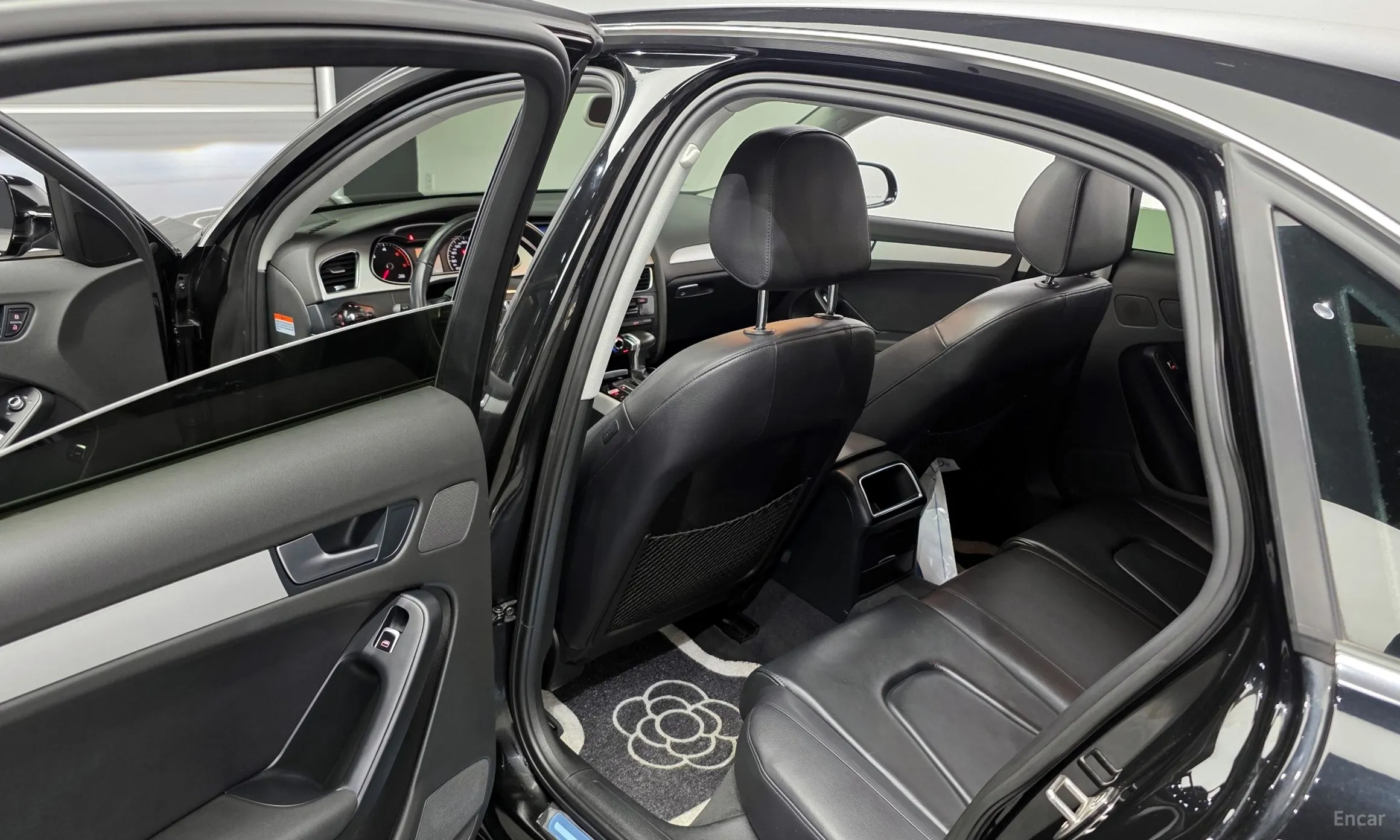 Audi New A4 превью 11