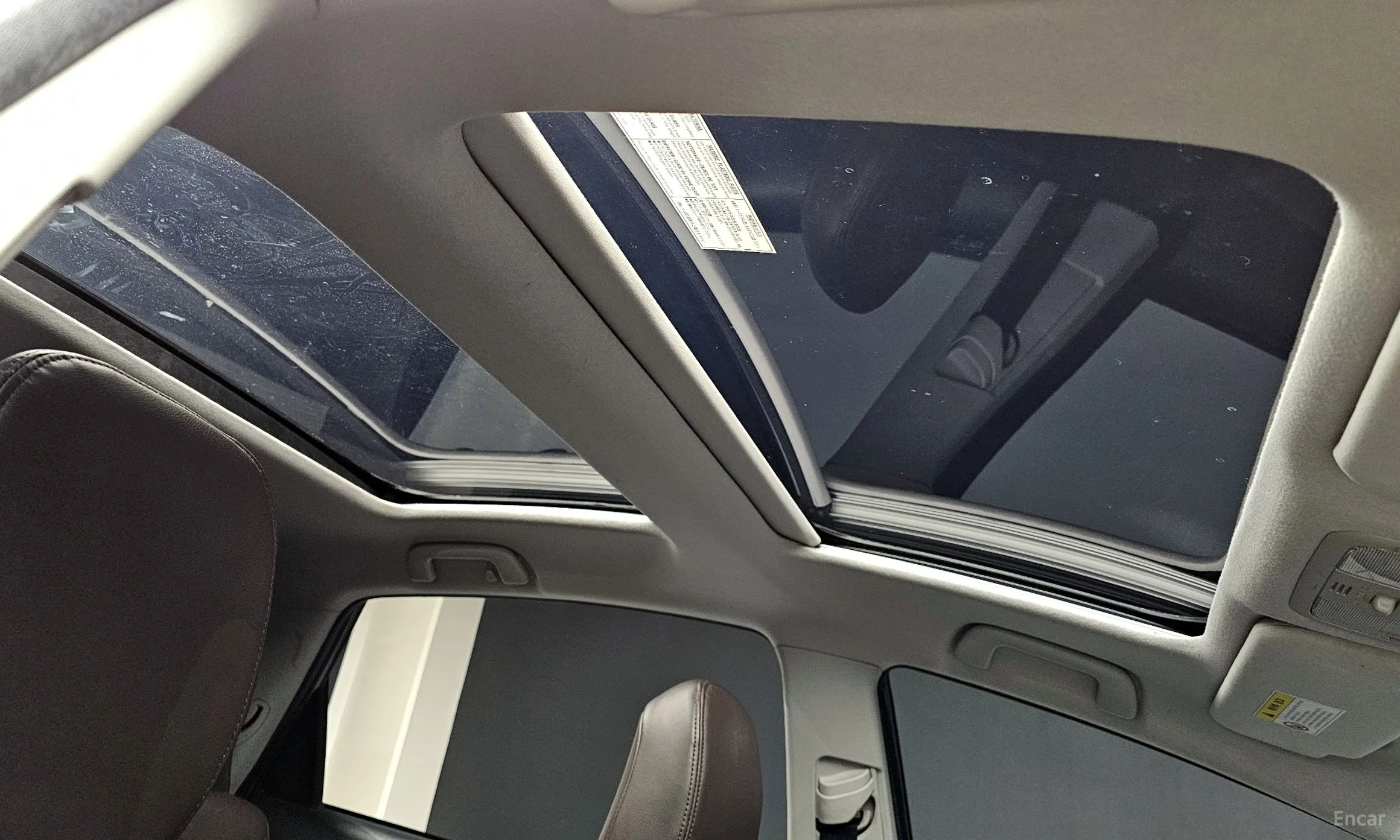 Toyota Prius V превью 19