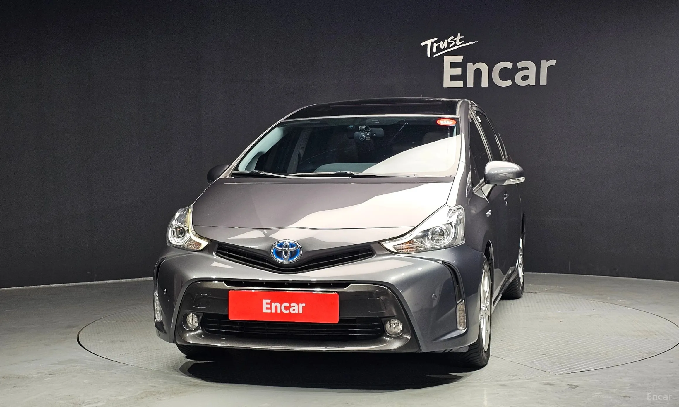 Toyota Prius V превью 3