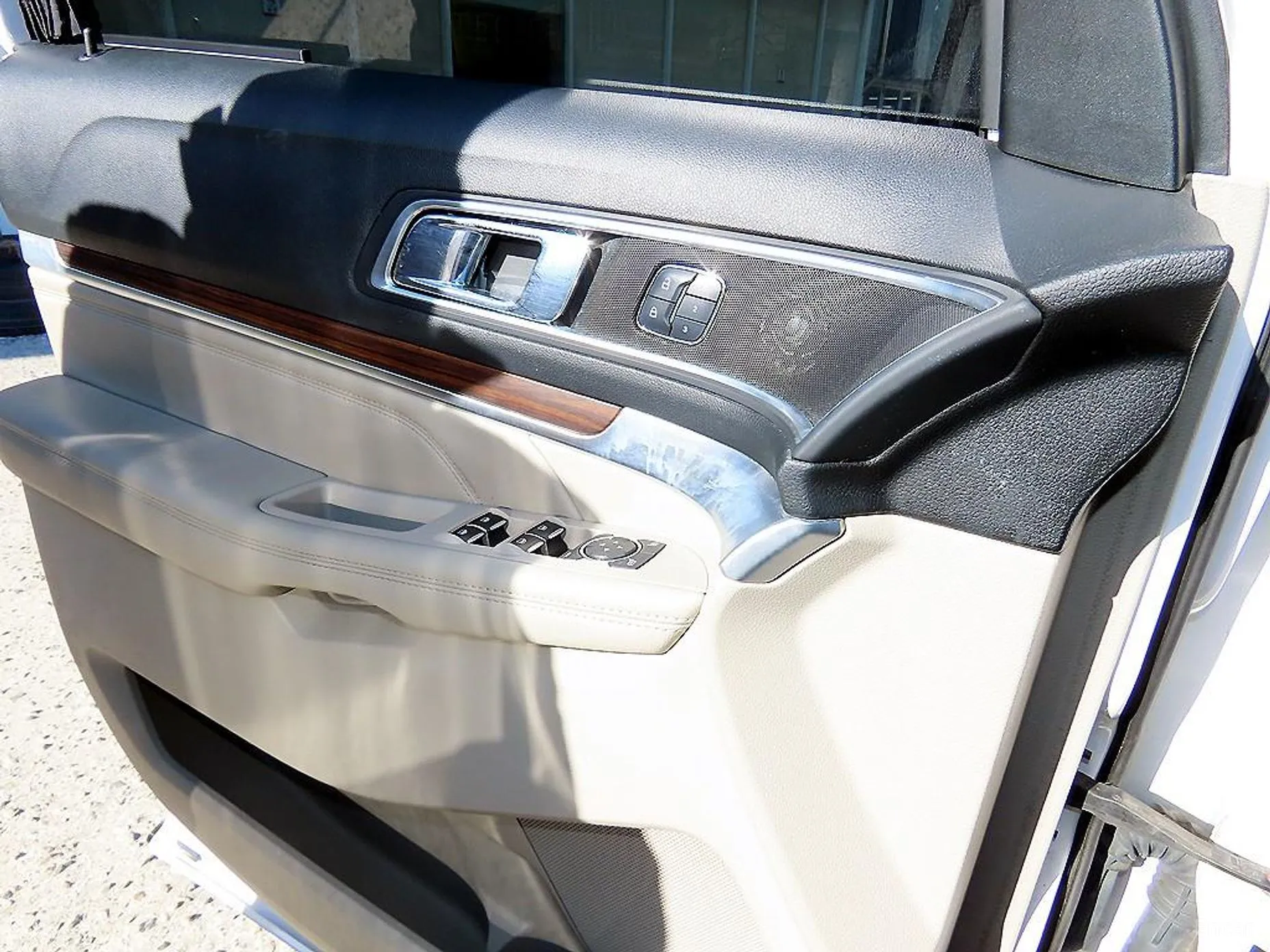 Ford Explorer превью 11