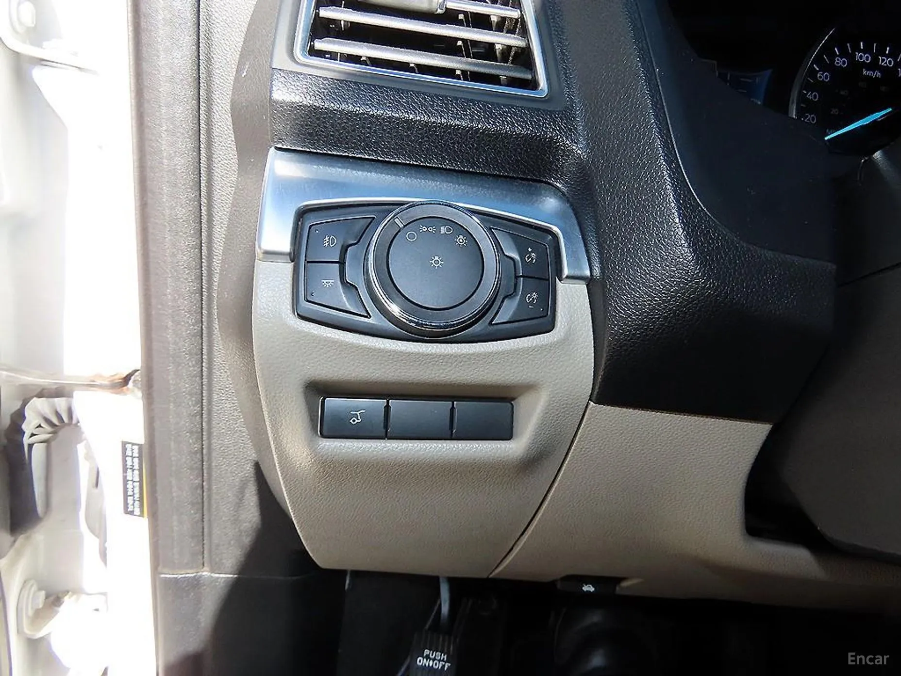 Ford Explorer превью 12