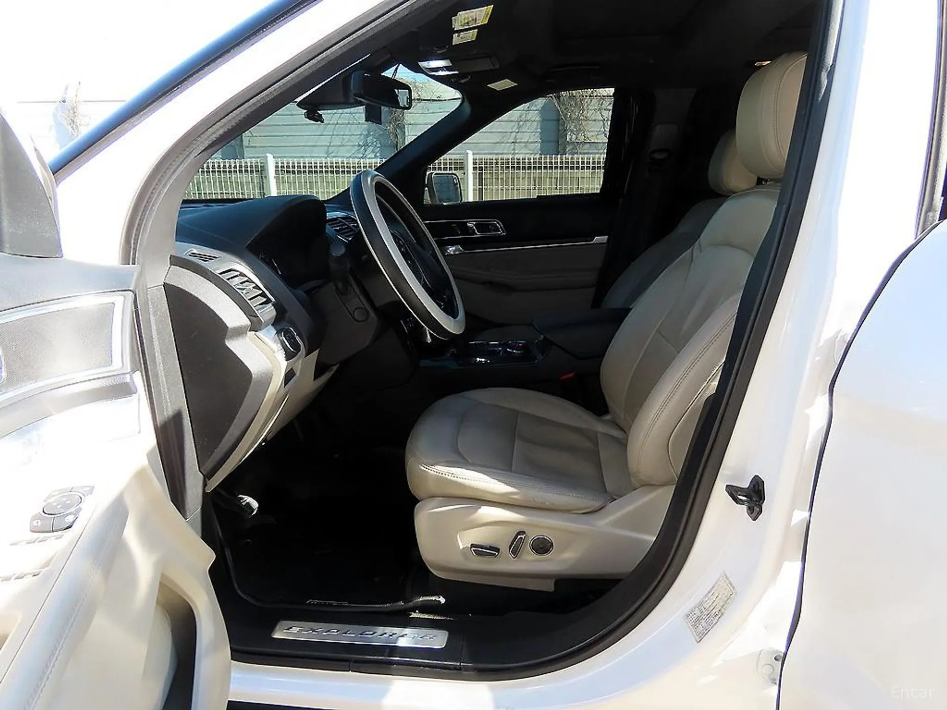 Ford Explorer превью 5