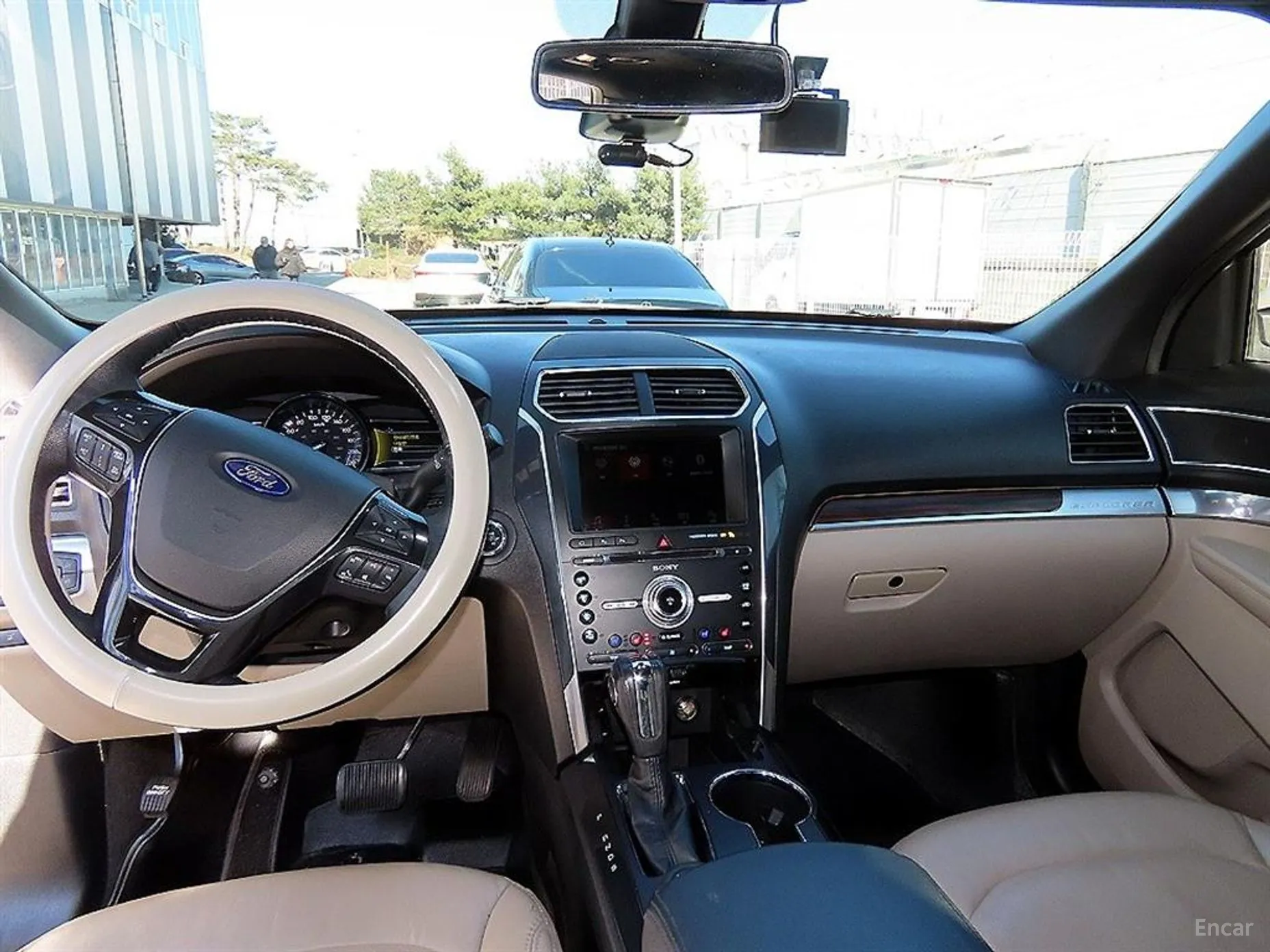 Ford Explorer превью 7