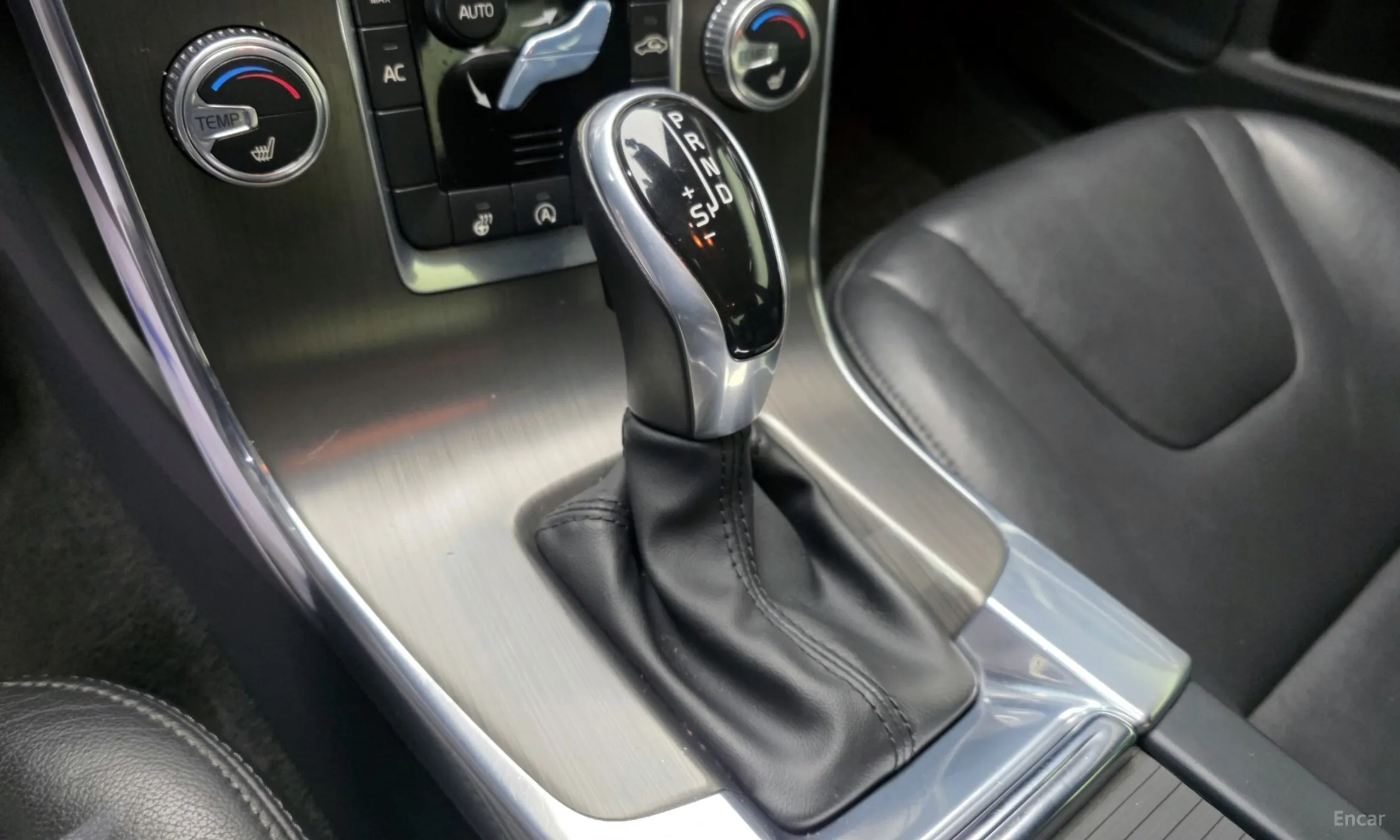 Volvo S60 превью 9