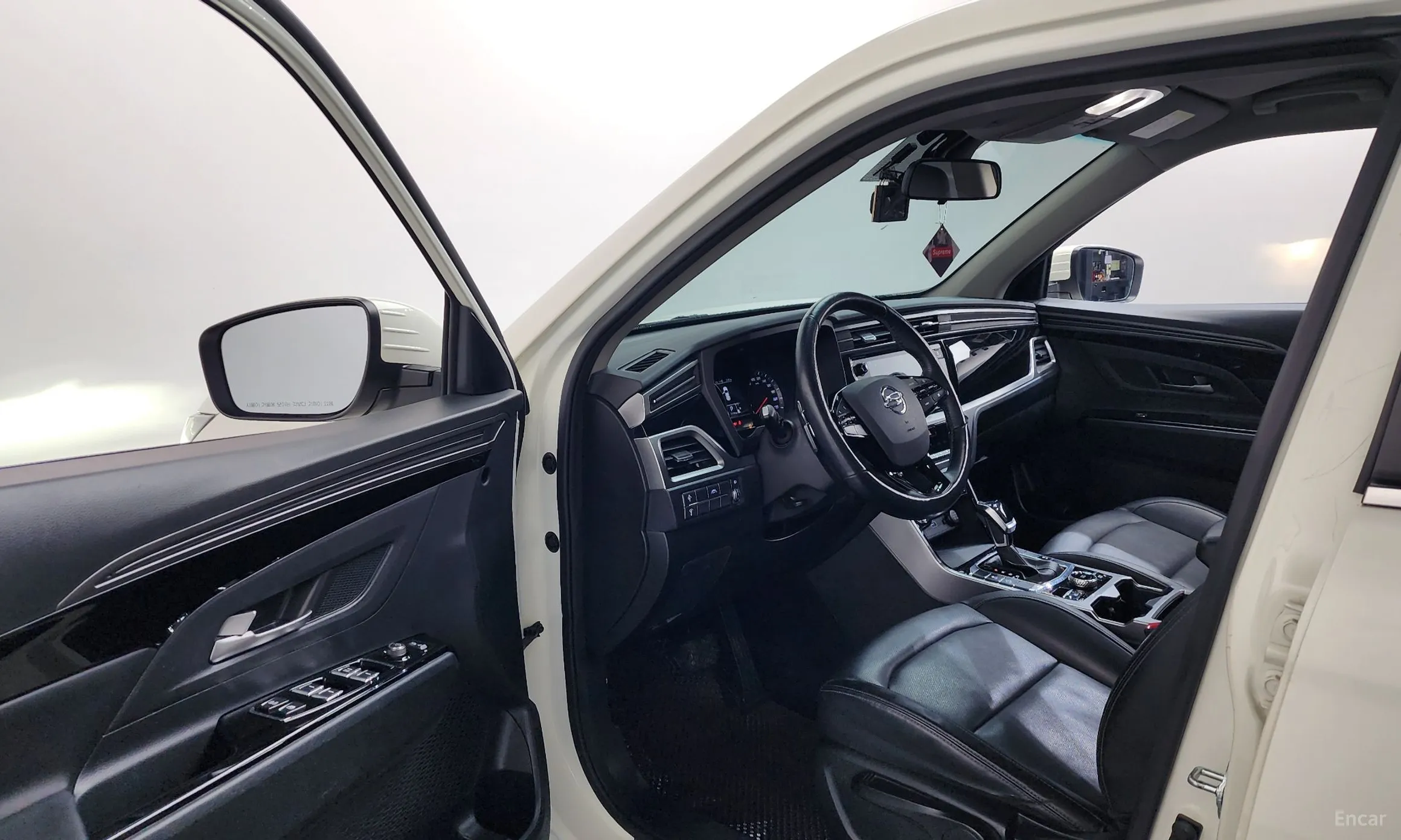 KG Mobility (SsangYong) Beautiful Korando превью 10