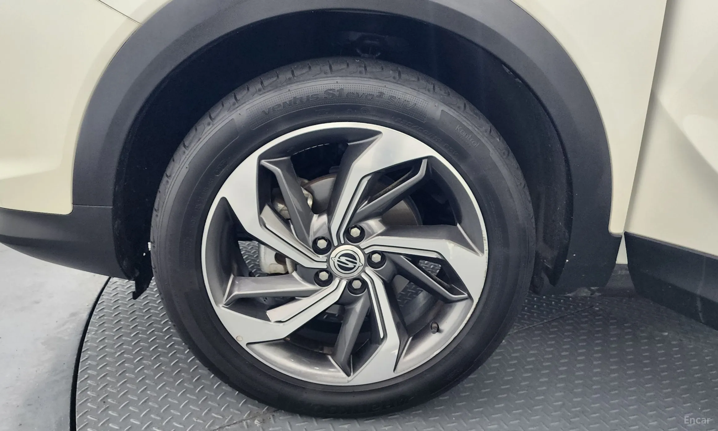 KG Mobility (SsangYong) Beautiful Korando превью 5